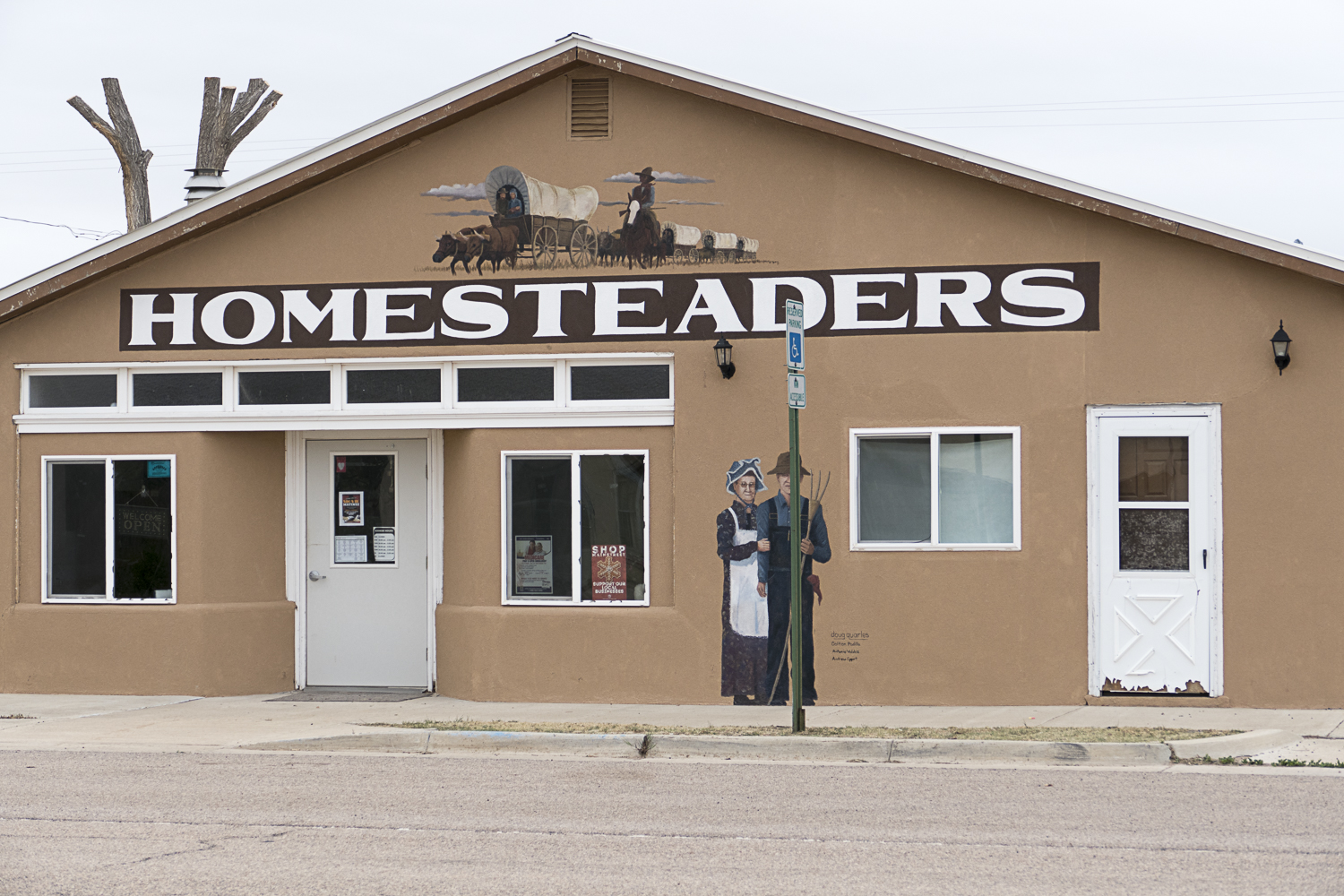 Storefront mural in Mosquero, NM