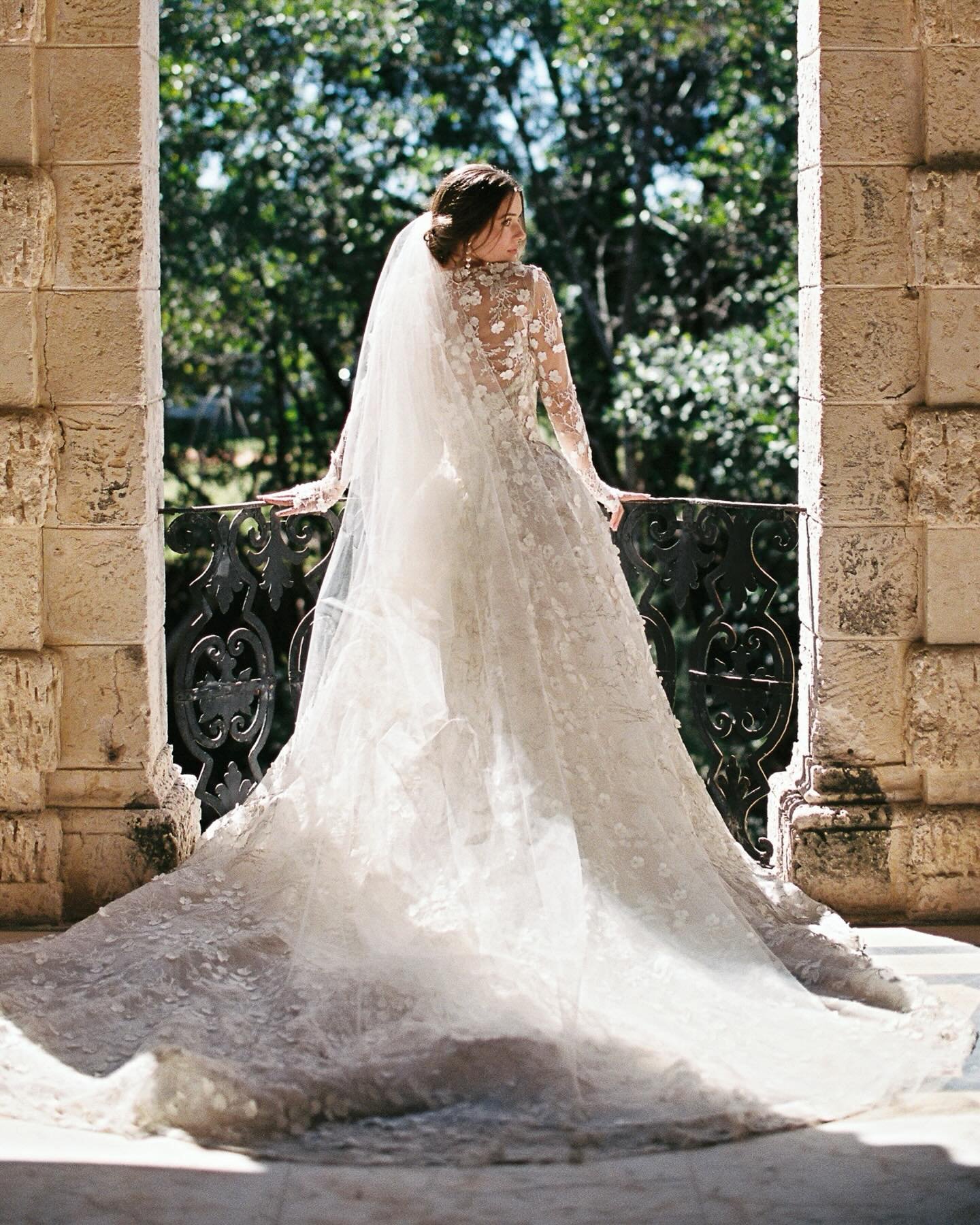 Part 3 of my film scans from Vizcaya. Editorial but with a real couple. Last slide for proof. 
.
.
.
.
.
.
.
.
Photography:&nbsp;@veronicacostaweddings
Production, design &amp; florals:&nbsp;@jannabrowndesignco
Coordination:&nbsp;@theapostolicwife
Br