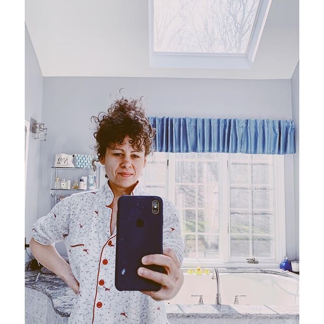 Good morning Easter &amp; all you cool cats and kittens...#mompajamas #literally .
.
.
.
#easterspirit🐣 #morningtimeselfie