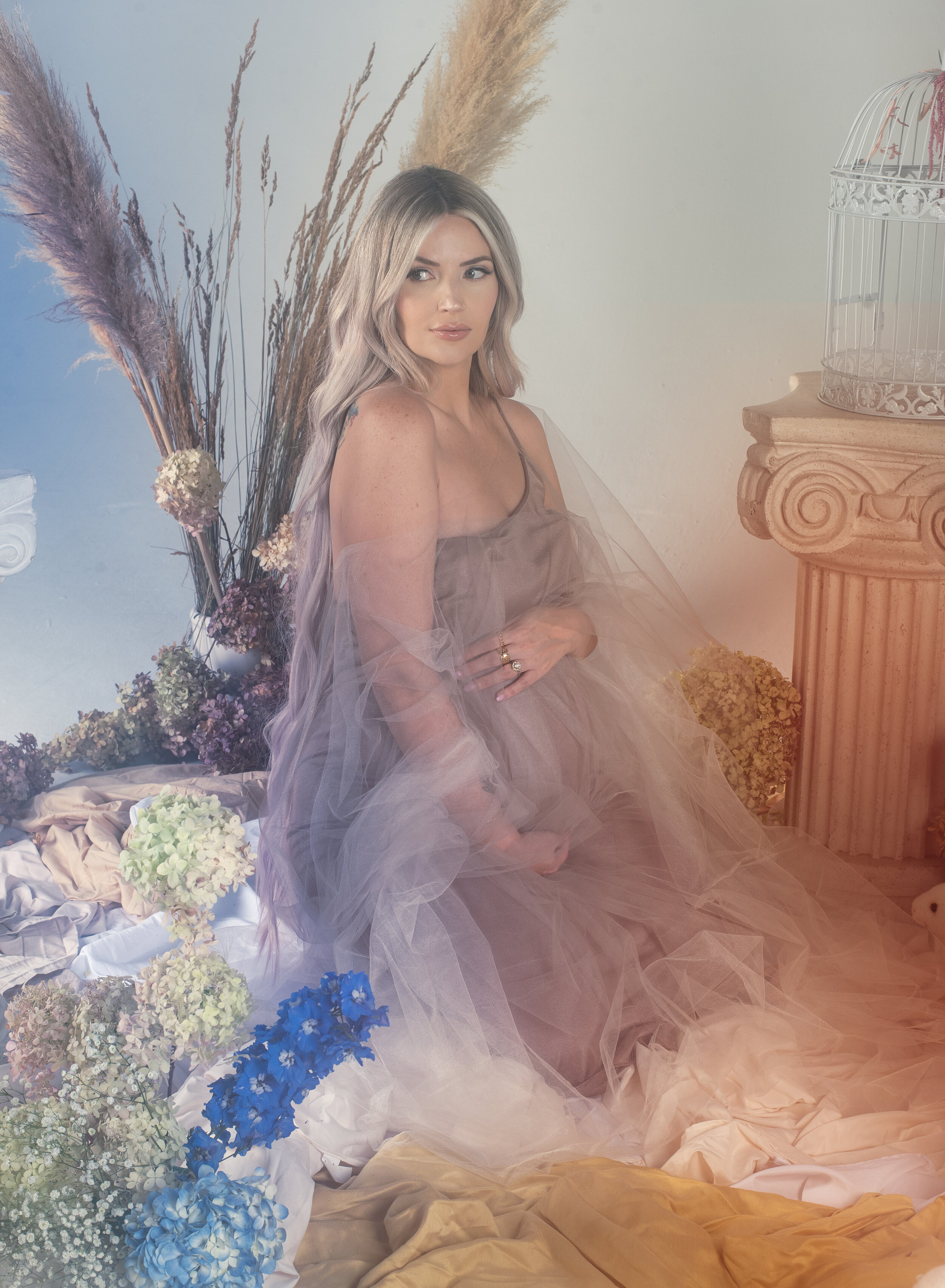 Maternity Photoshoot Inspiration: From Mid-way, High-Production &amp; Tripod at Home 
