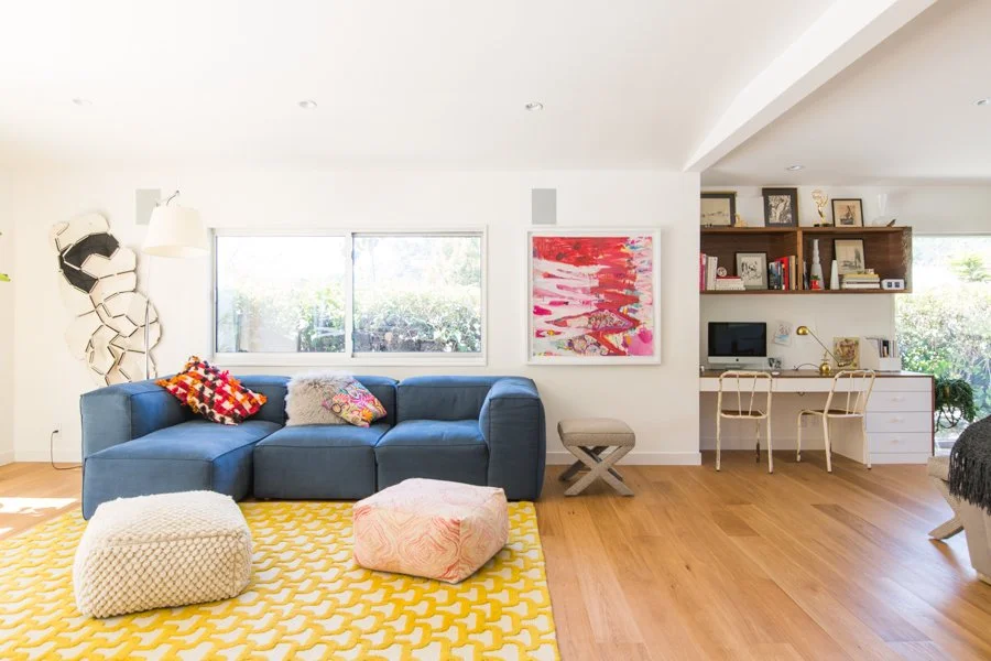 laurelcanyonhouse-residence-renovation-modern-livingroom-seating-dynamic-storage-desk-color-laurelcanyon-barbarabestor.jpg