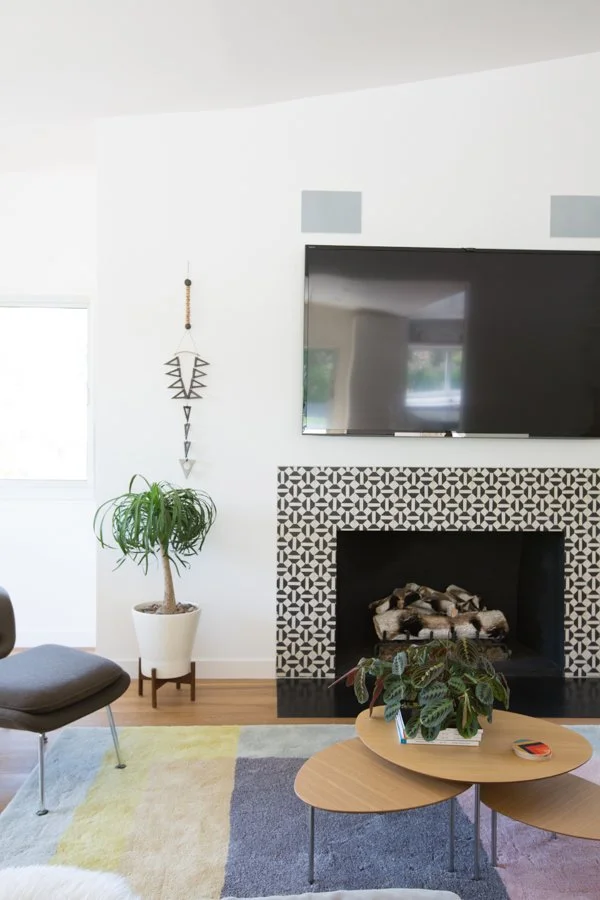 laurelcanyonhouse-residence-renovation-modern-livingroom-interior-inside-fireplace-color-laurelcanyon-barbarabestor.jpg