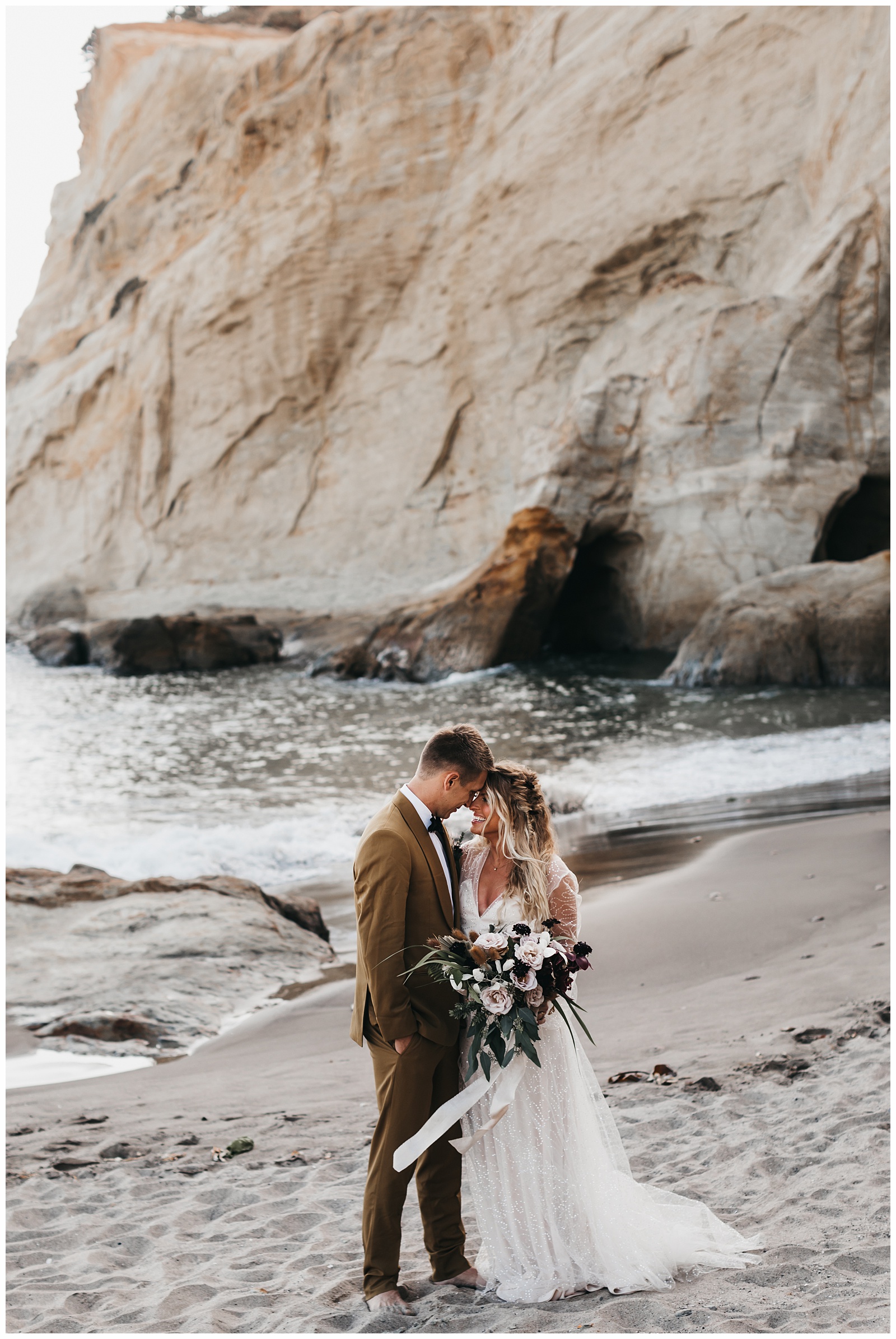 portland-wedding-photographer-pacific-city-elopement-photographer-anniezav_0022.jpg