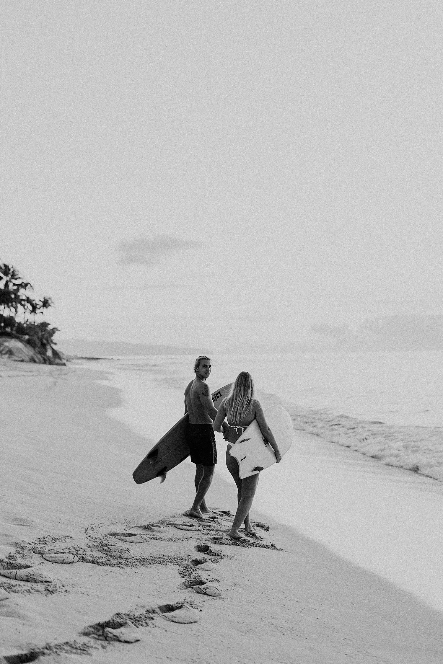 Hawaii-Oahu-Wedding-couples-Photographer-Annie-Zav_0017.jpg