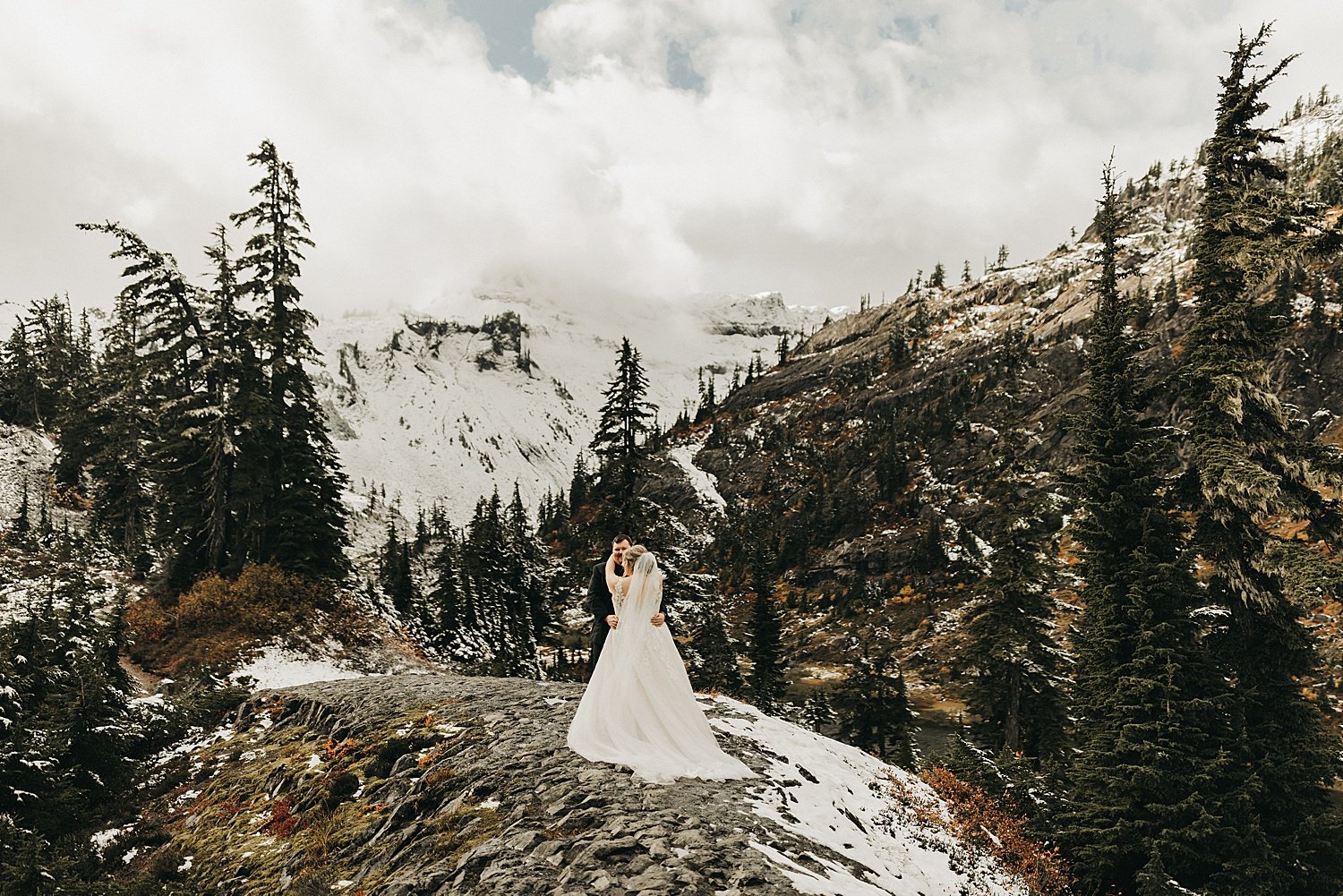 mountian-elopement-wedding-Photographer-Annie-Zav_0214.jpg