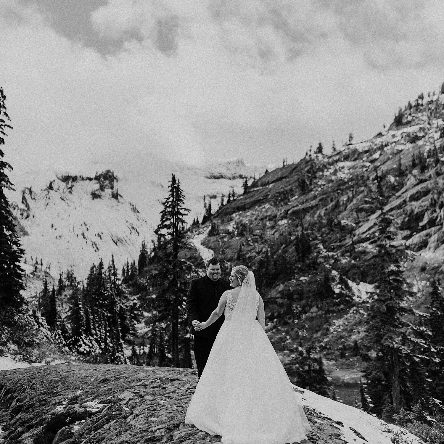 mountian-elopement-wedding-Photographer-Annie-Zav_0216.jpg