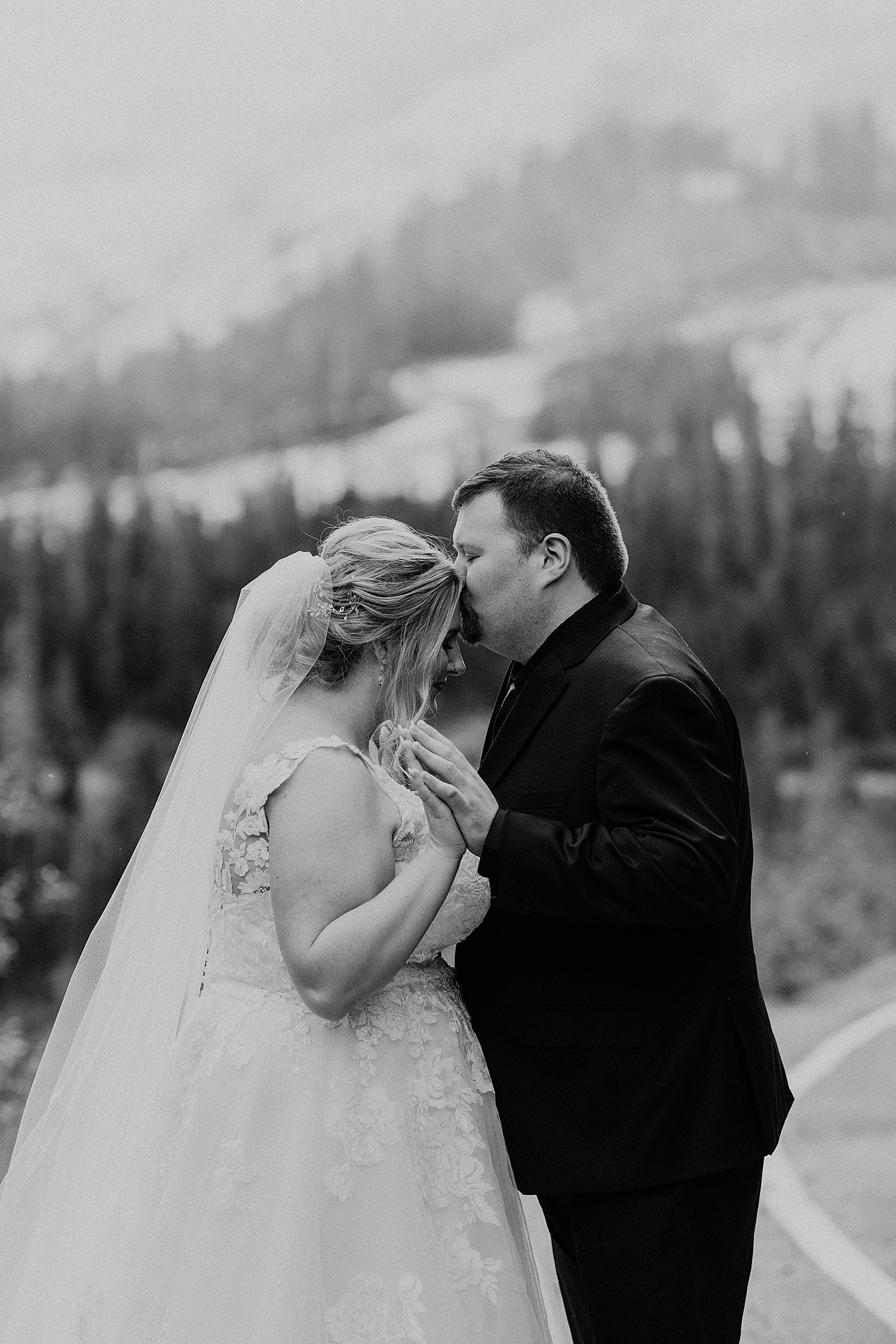 mountian-elopement-wedding-Photographer-Annie-Zav_0244.jpg