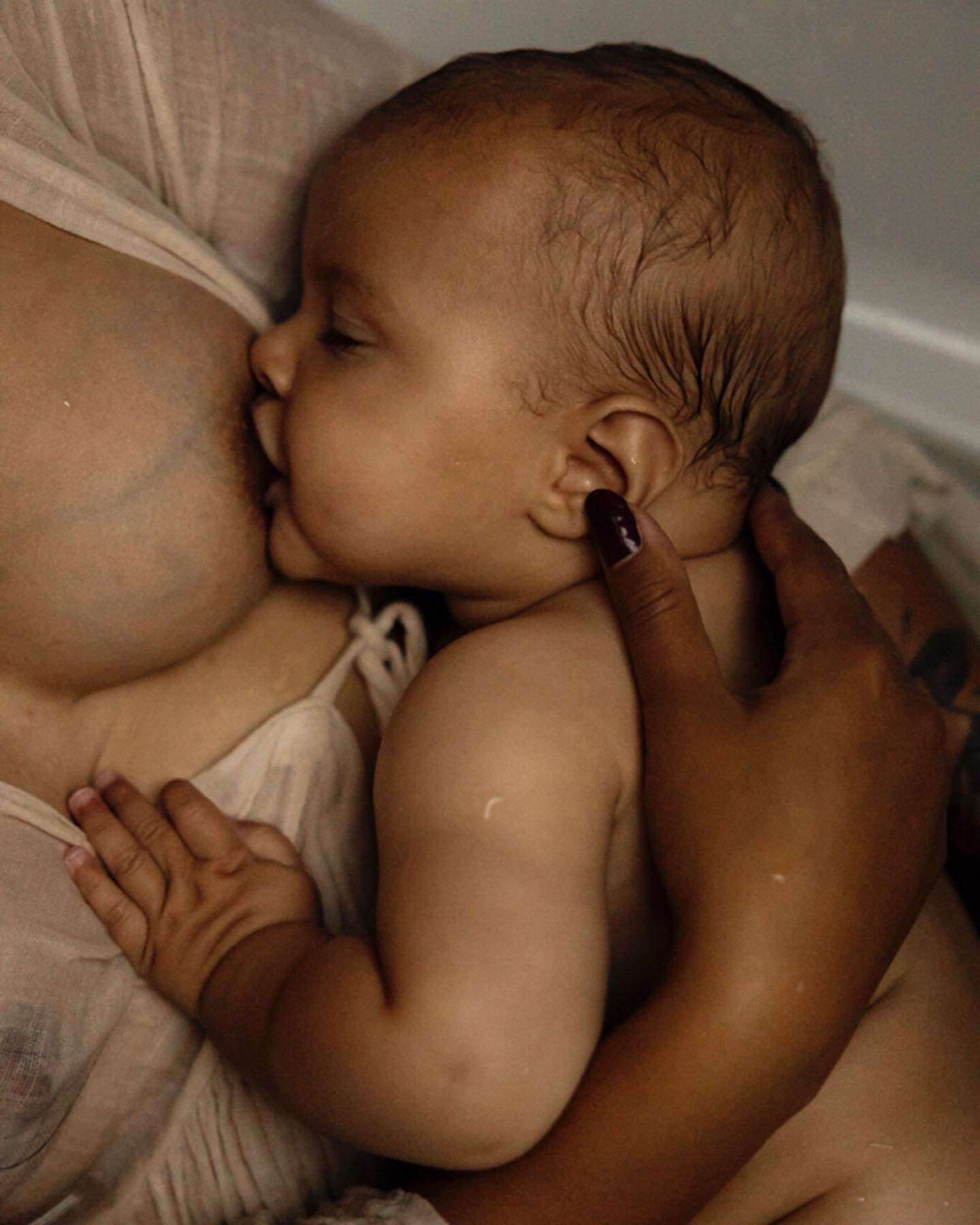 Er zijn van die momenten waarop je je afvraagt..

&lsquo;Is dit &eacute;cht mijn leven?&rsquo; ❤️

Je voelt je hart overstromen van liefde. Zomaar, ineens. Op een doodgewone dag. Op een doodgewoon moment. 

Het soort moment waarvan je zou willen dat 