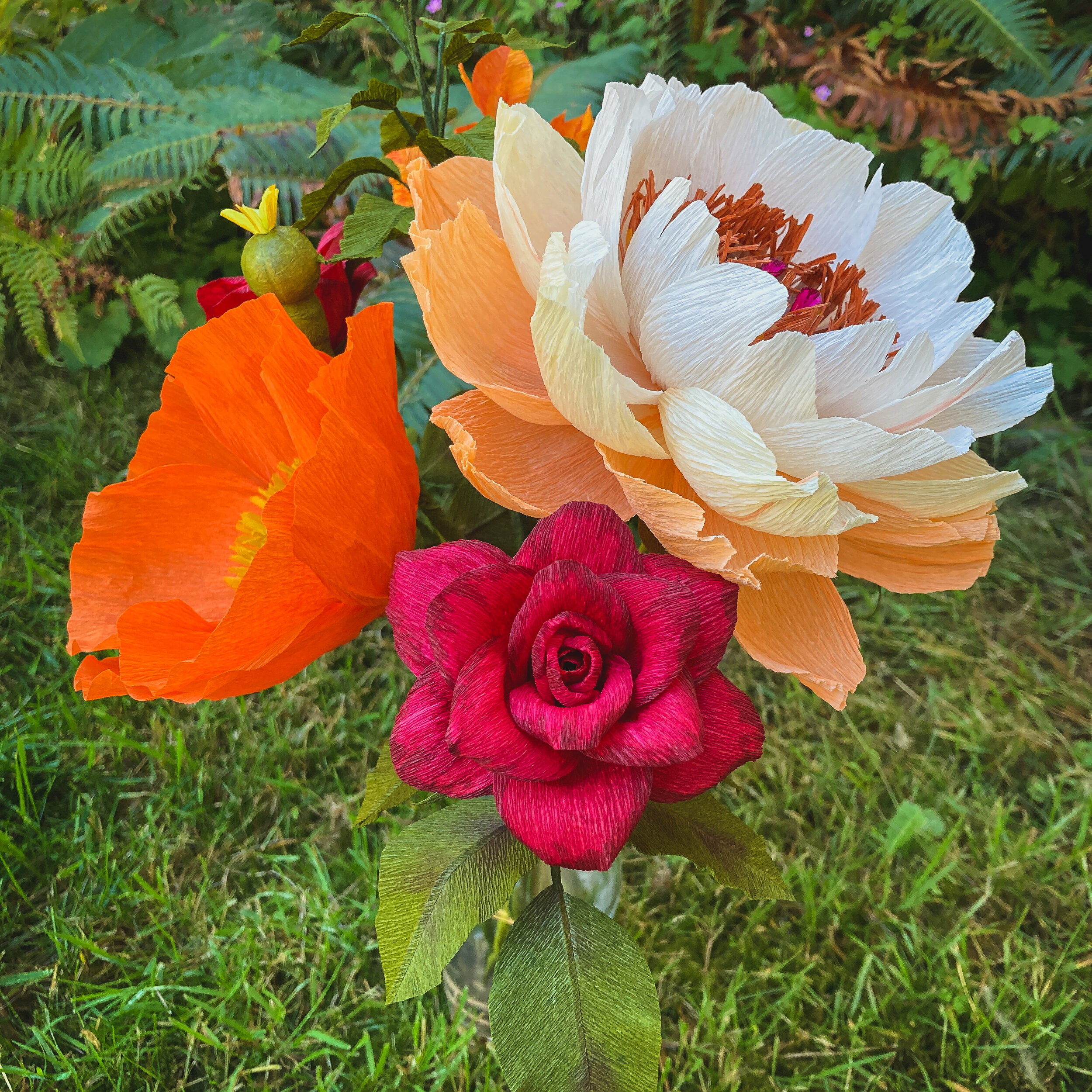  Tutorials in The Fine Art of Paper Flowers by Tiffanie Turner.   2021. Werola crepe paper.  