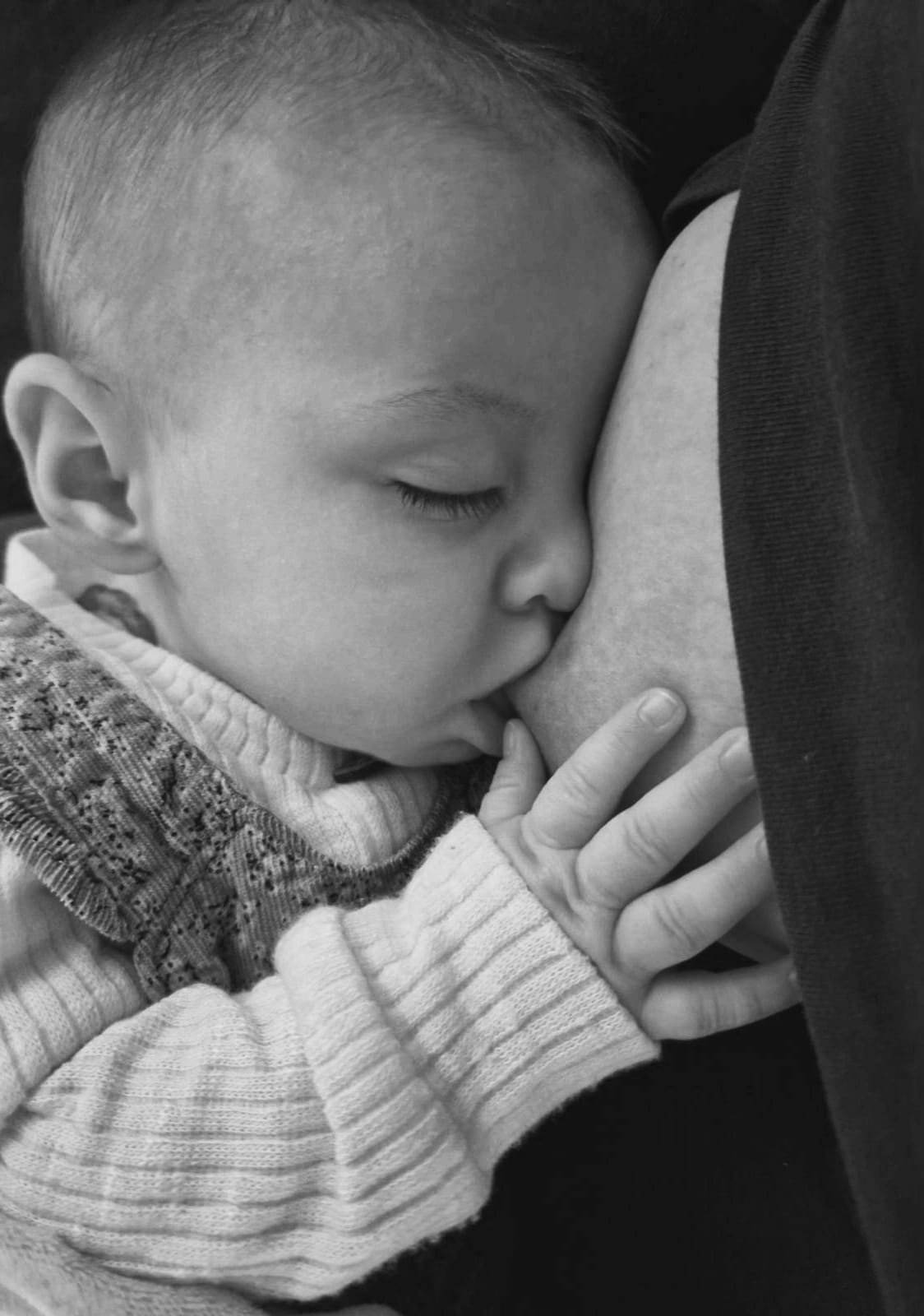 Sassi Tame provides postpartum doula support for mother and baby.