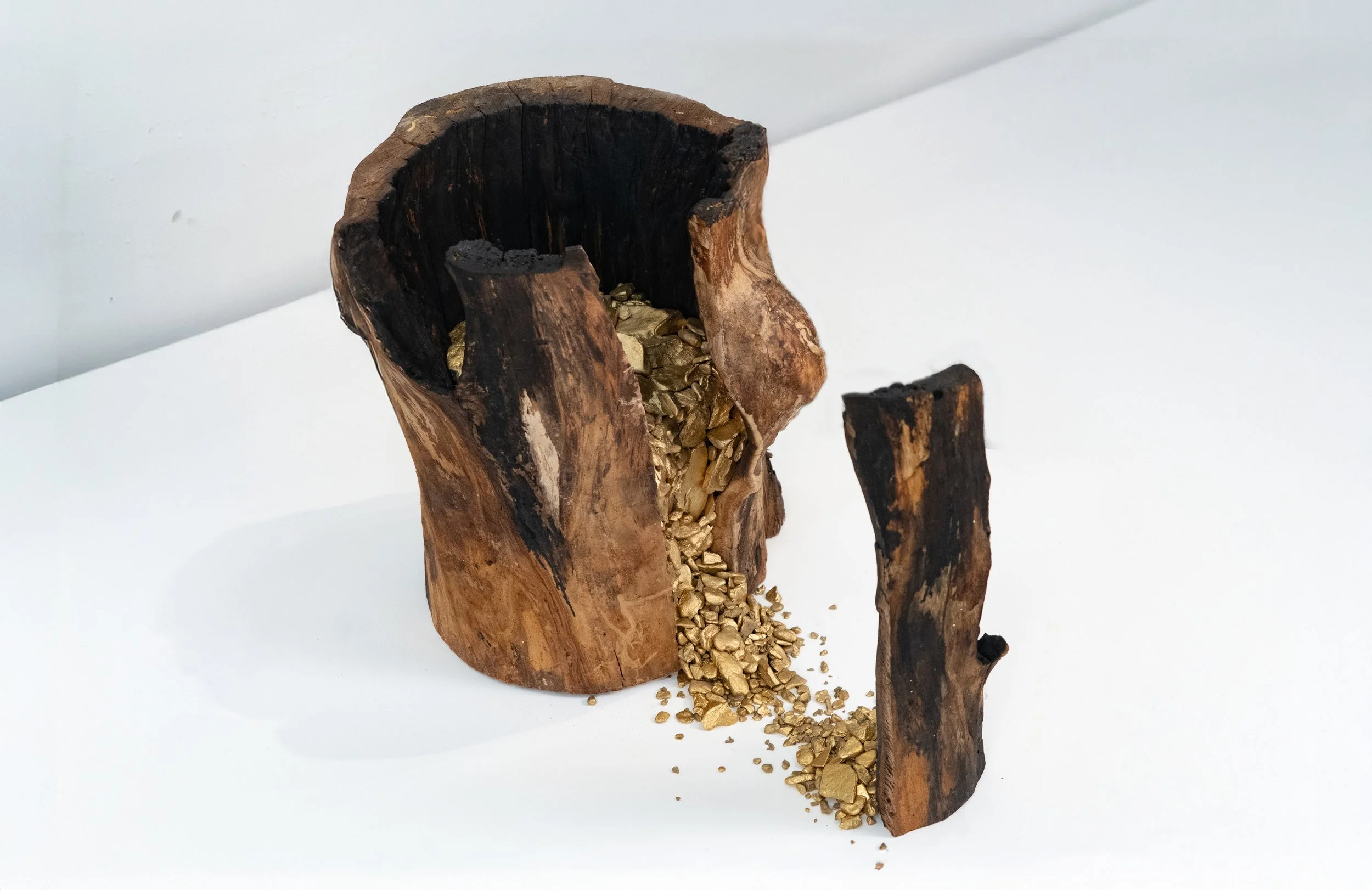 Hollow I (Gold)