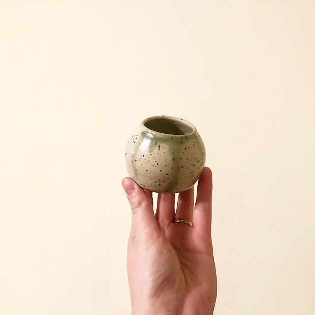 Tiny pot. 🌱 Does anyone know of a place in Vancouver that I could learn about making glazes? And firing techniques? The studio I am part of gives me so much opportunity to create, but not enough opportunity to learn more. 🤔