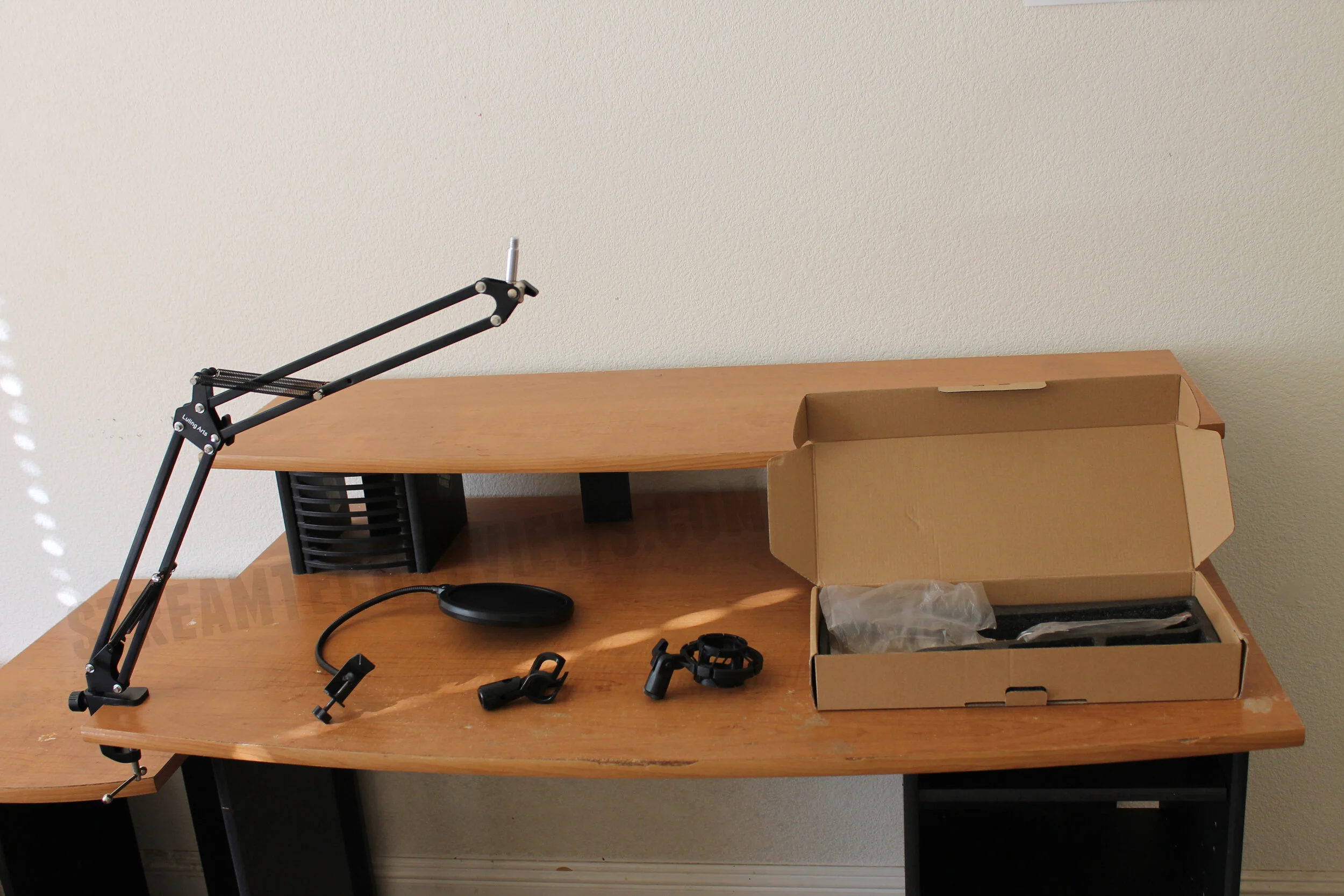Luling Arts Microphone Boom Stand Review — Stream Tech Reviews by BadIntent