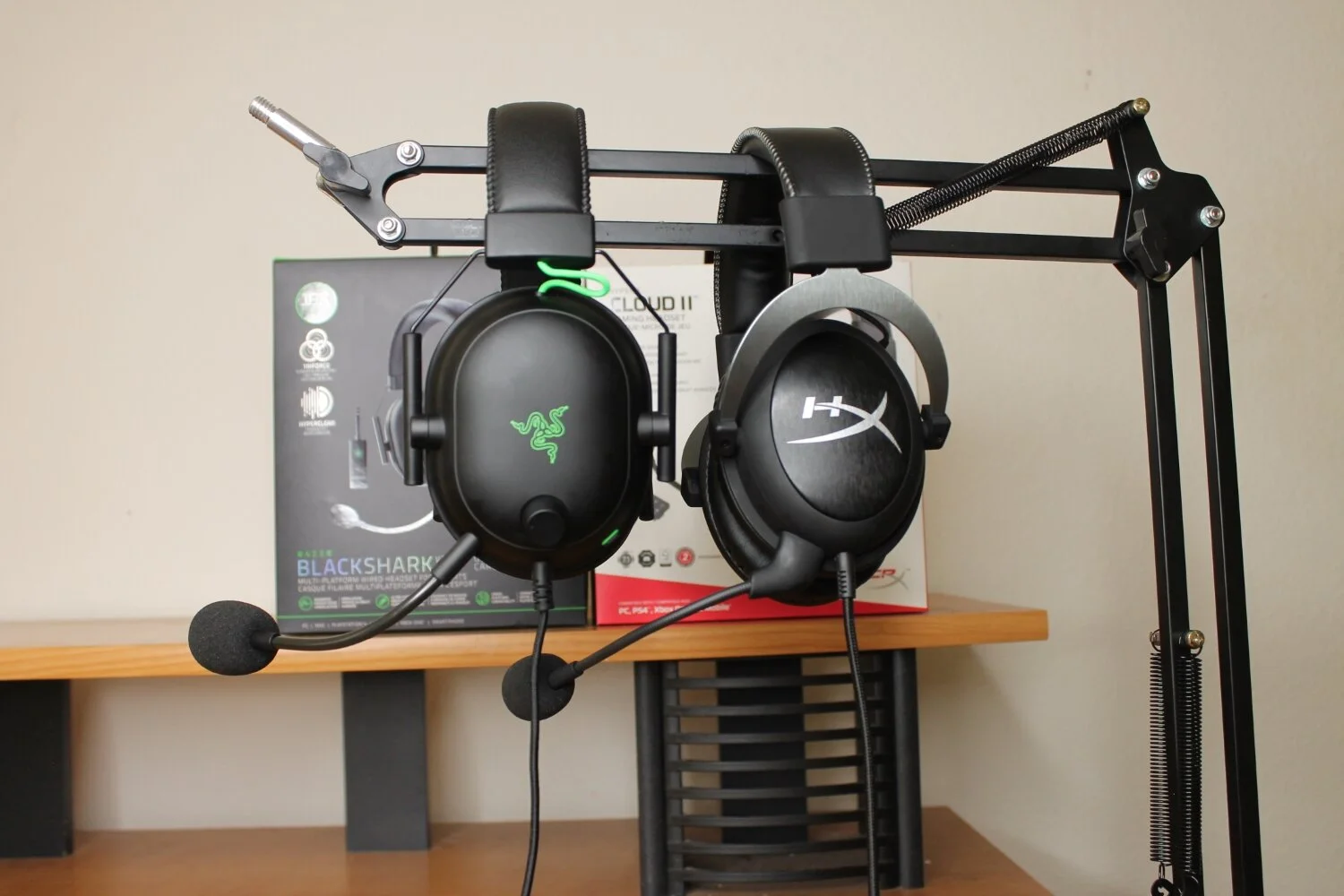 HyperX Cloud II vs Razer BlackShark V2 — Stream Tech Reviews by BadIntent