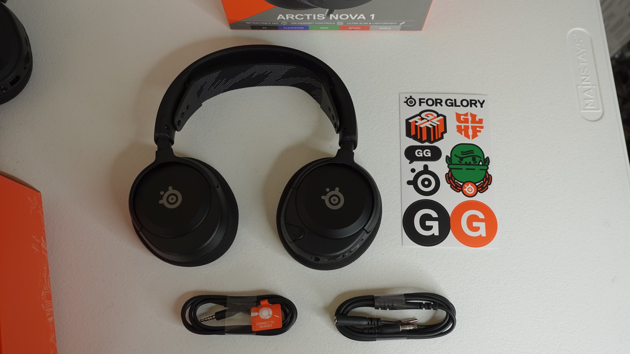 SteelSeries Arctis Nova 1 Unboxing and Setup 