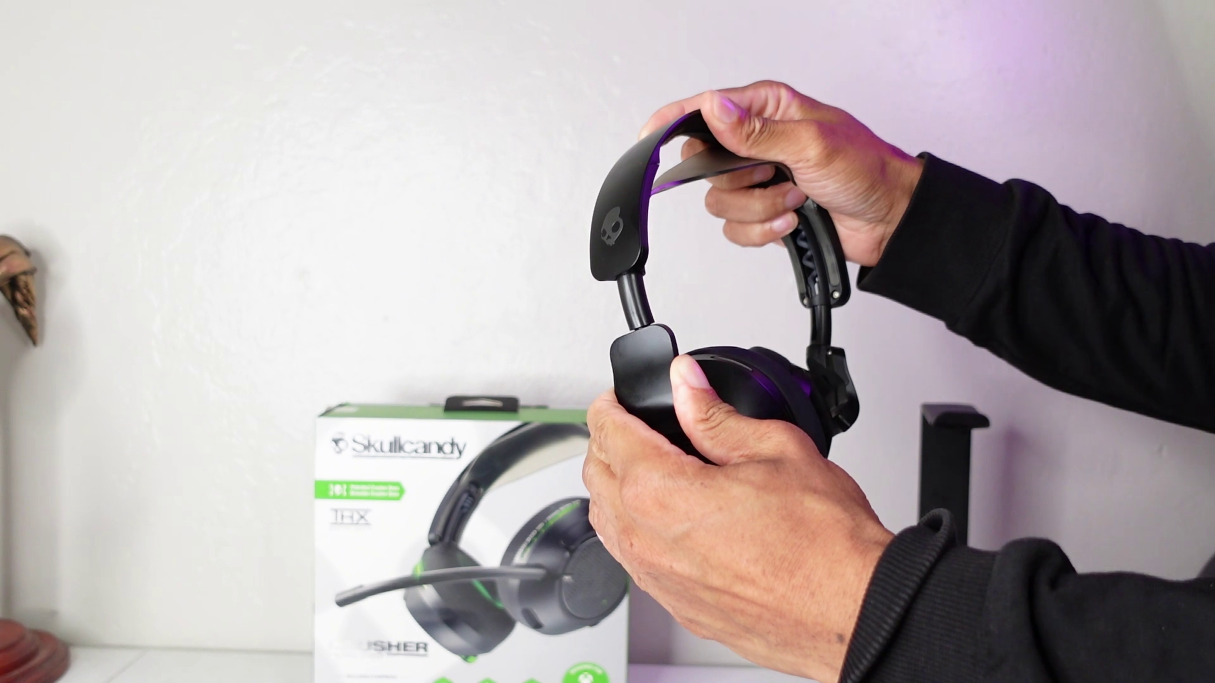 image adjusting headset length on plyr 720