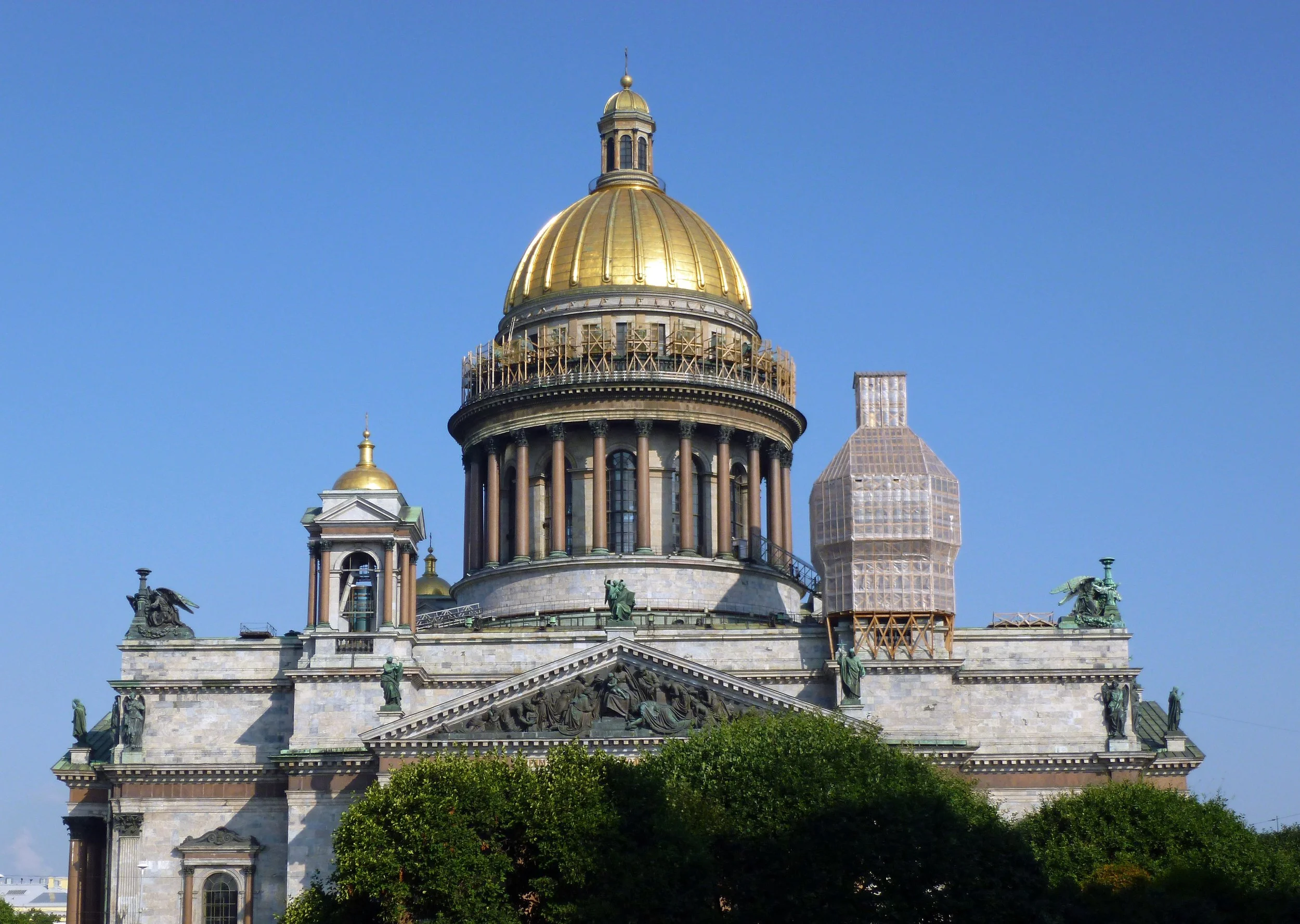 Saint-Isaac is the fourth largest church in the world