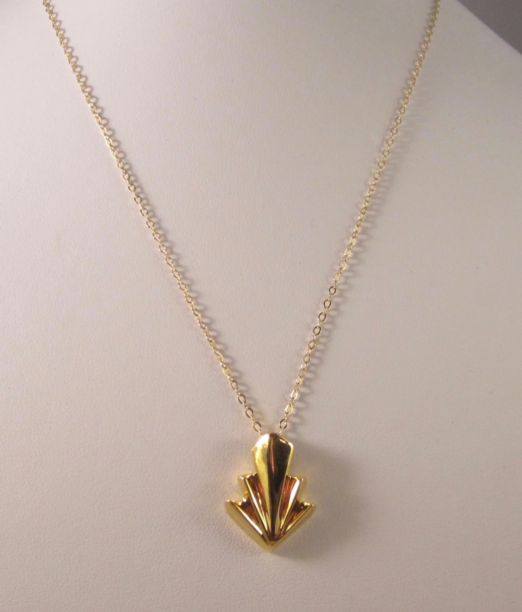 Art Deco Necklace Pendant (Gold)