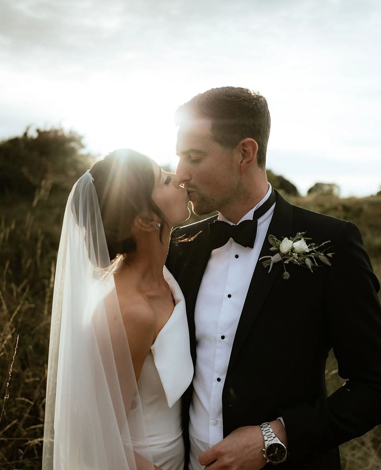 Twilight, evenfall, gloaming. That beautiful time of day between the sun setting and it being dark. 

Sally + Liam captured by @sosacphoto.

_
Styling + design: @primrose_weddings_events 
Florist: @flowers_from_the_secret_garden 
Captured by: @sosacp