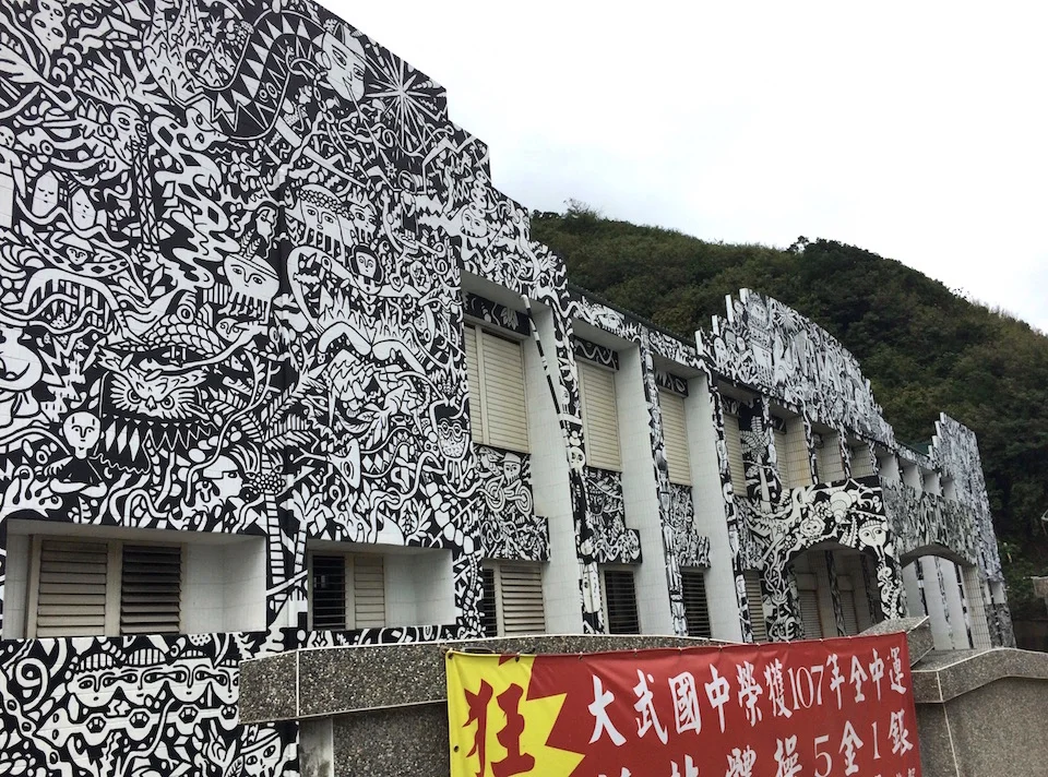 Dex Fernandez, Philippine artist paints Paiwan graffiti stories mural