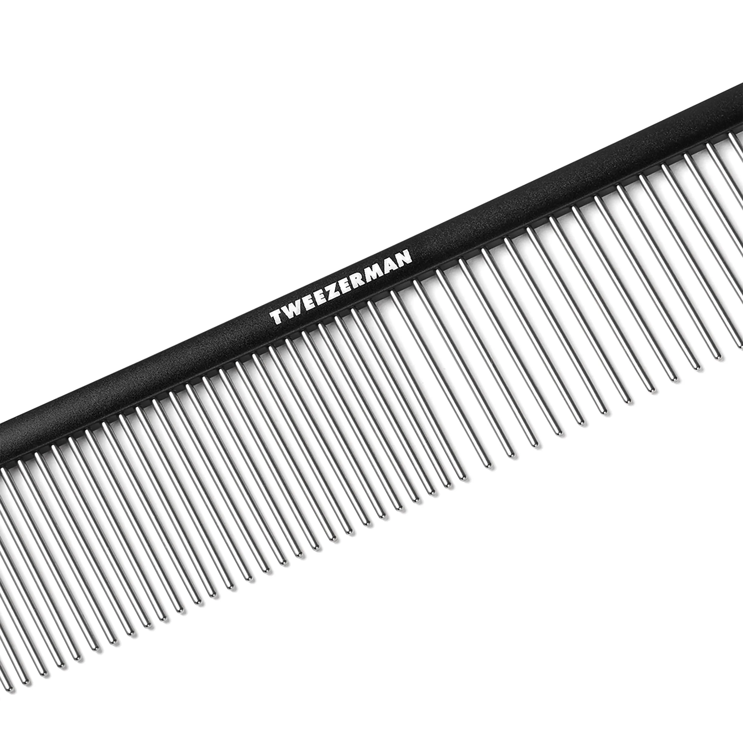 M601-PGC_MetalDetangleComb_Tweezerman_PrimarySilo_Macro_PM_0149_2500px_sRGB.jpg