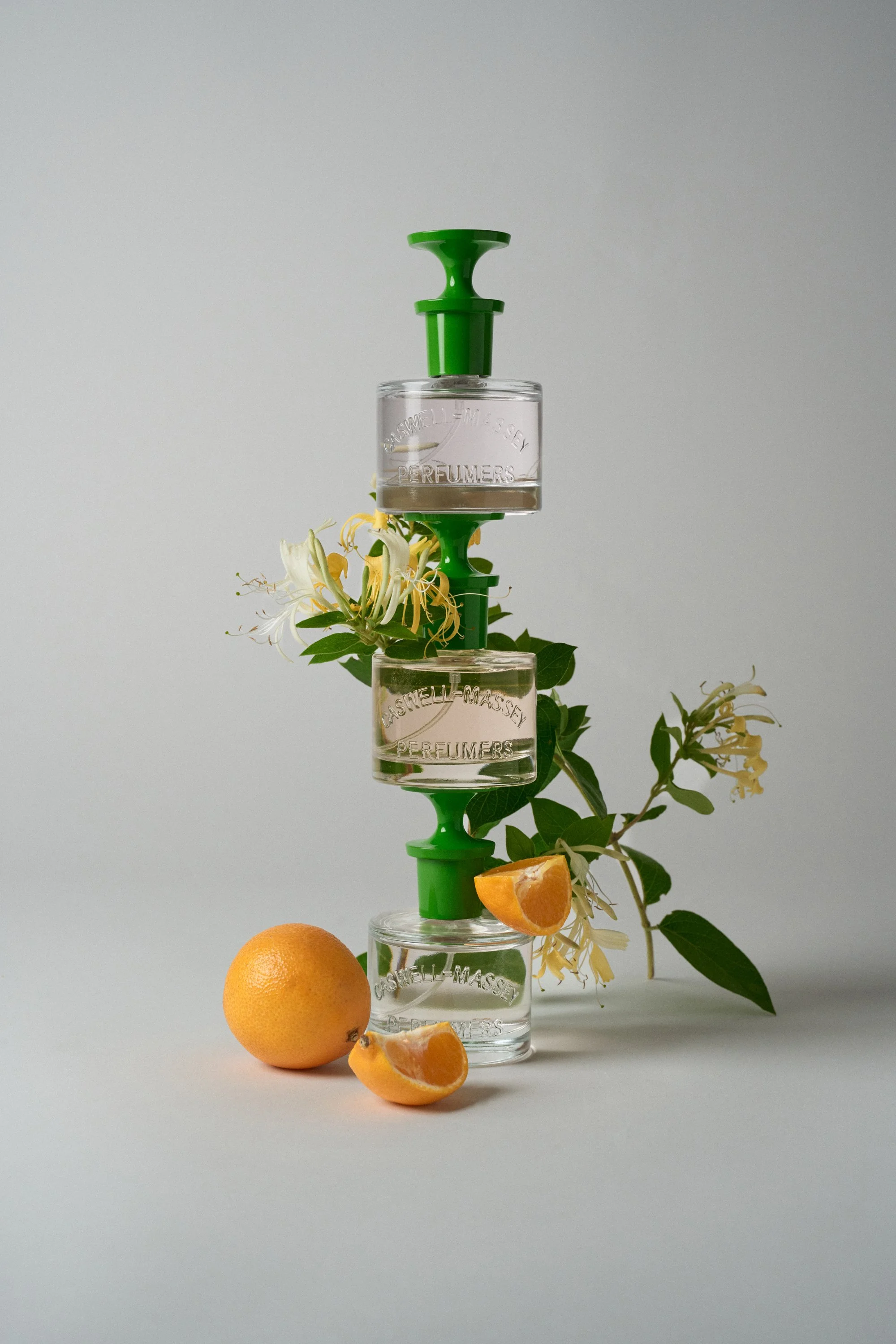 01-40646_Honeysuckle60mLEDT_SummerScents_StillLife_PM_0177_4672x7008px_sRGB.jpg