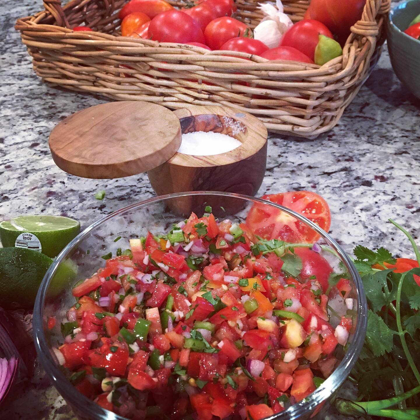 Fresh pico de gallo! A tasty way to bump up veggie intake and use up the last of your summer crop. #somanytomatoes #bburg