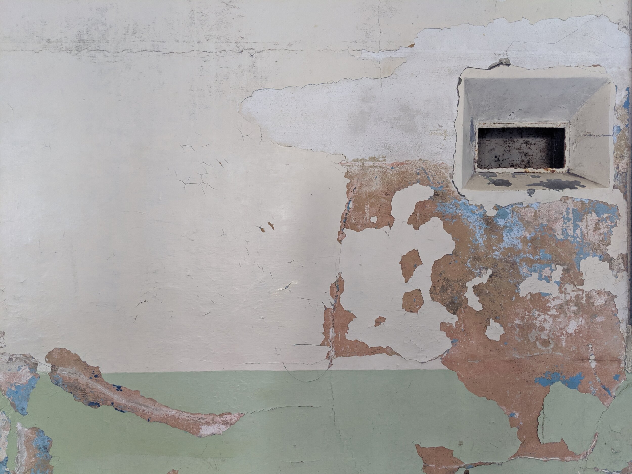 Even felons need tiny screaming holes