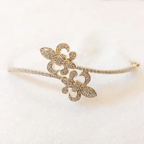 Lot De 2 Bracelets : 1 En Métal Doré Losanges, 1 En Céramique Blanche Fleurs - Taille W32 - Occasion - Style Bohème
