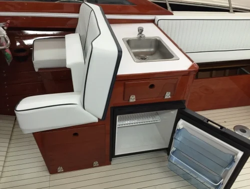 84skiff30_16.jpg