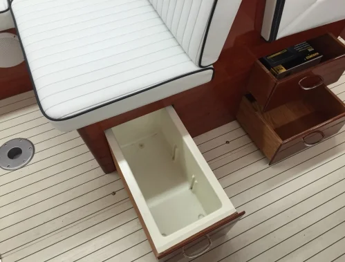 84skiff30_9.jpg