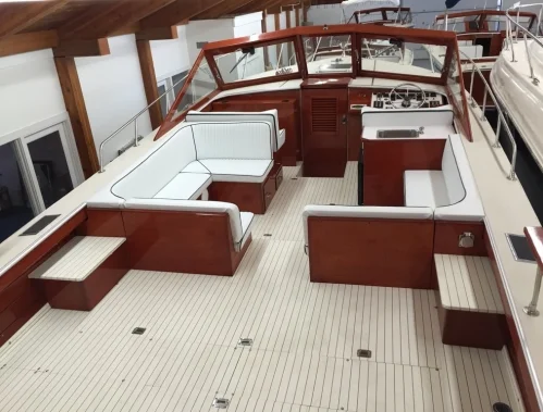 84skiff30_4.jpg