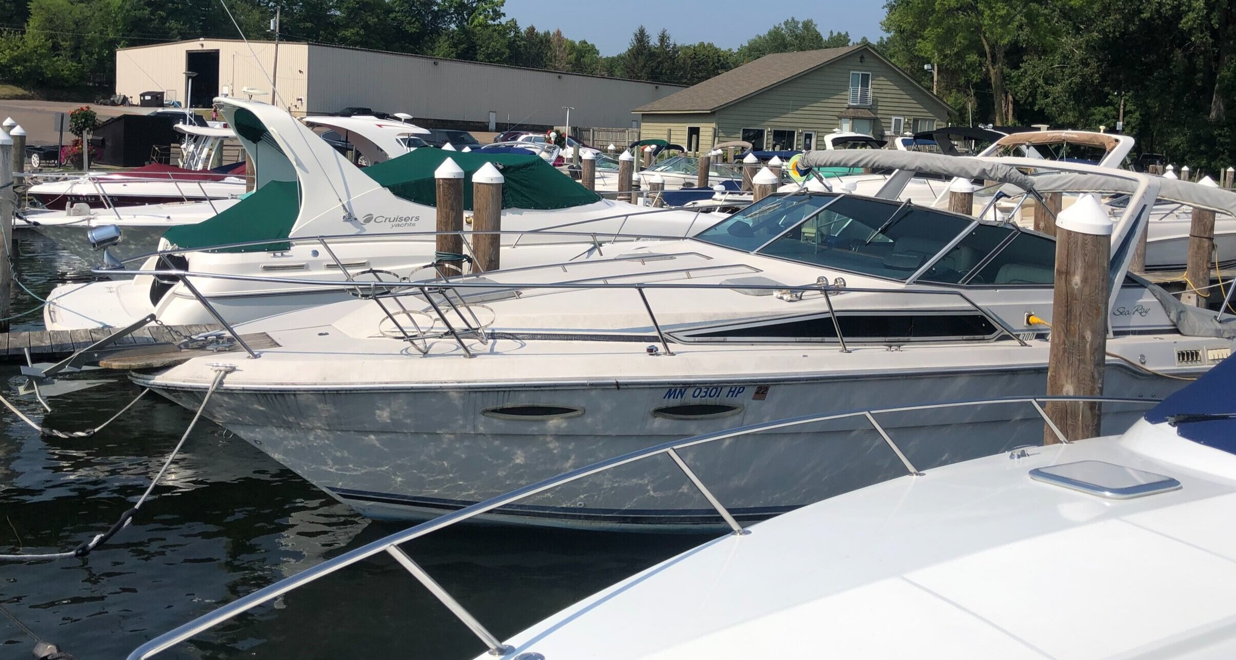 1987 Sea Ray 300 Weekender 30' $18,900