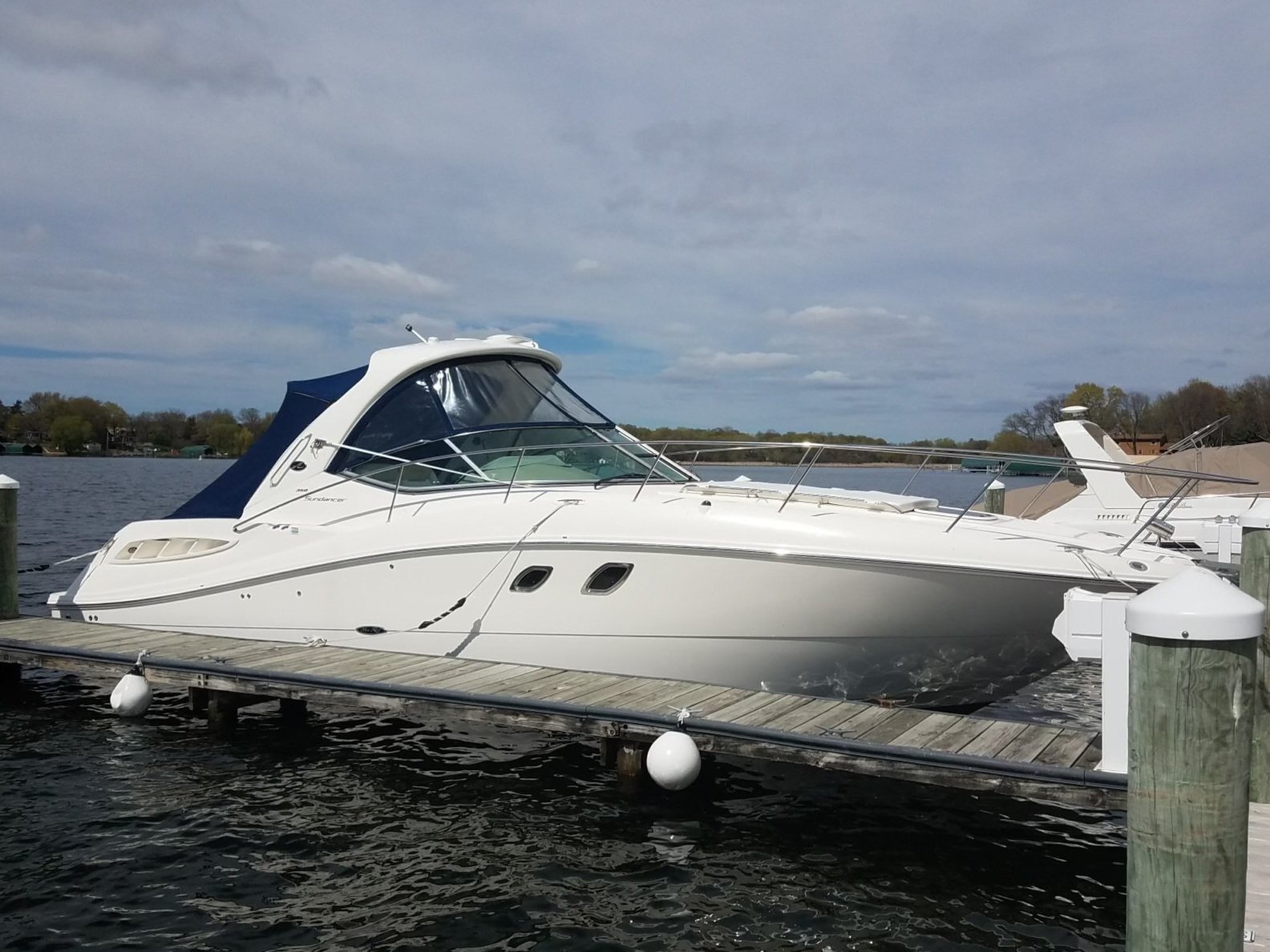 2008 Sea Ray 330 Sundancer  - $139,900