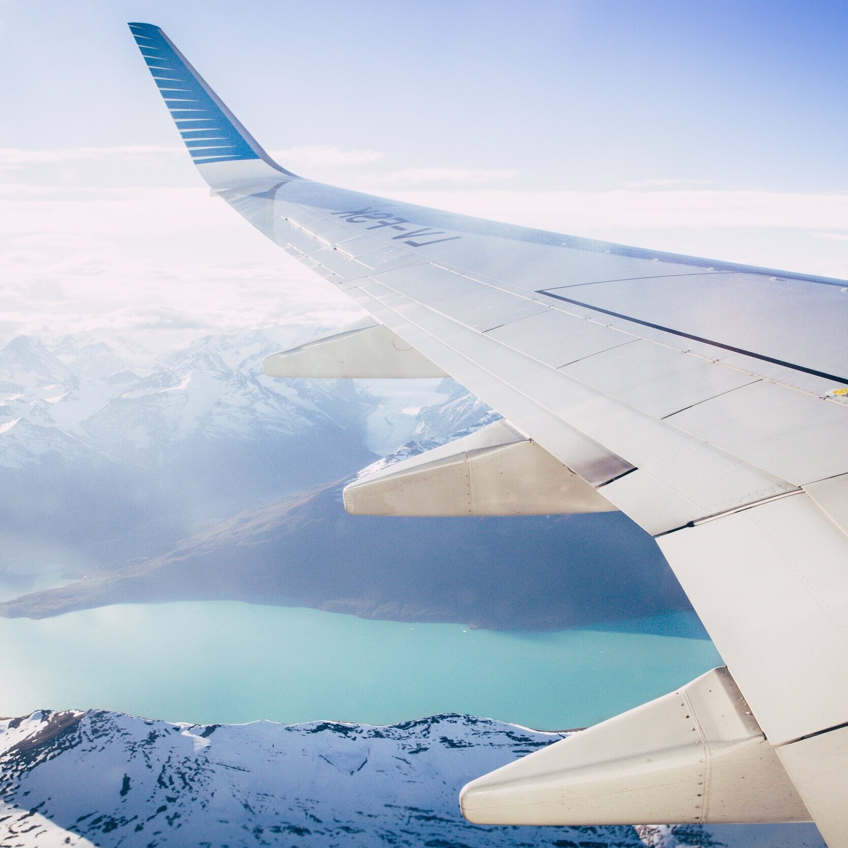 How to survive a plane ride with a toddler: Hacks for Mom &amp; Baby!