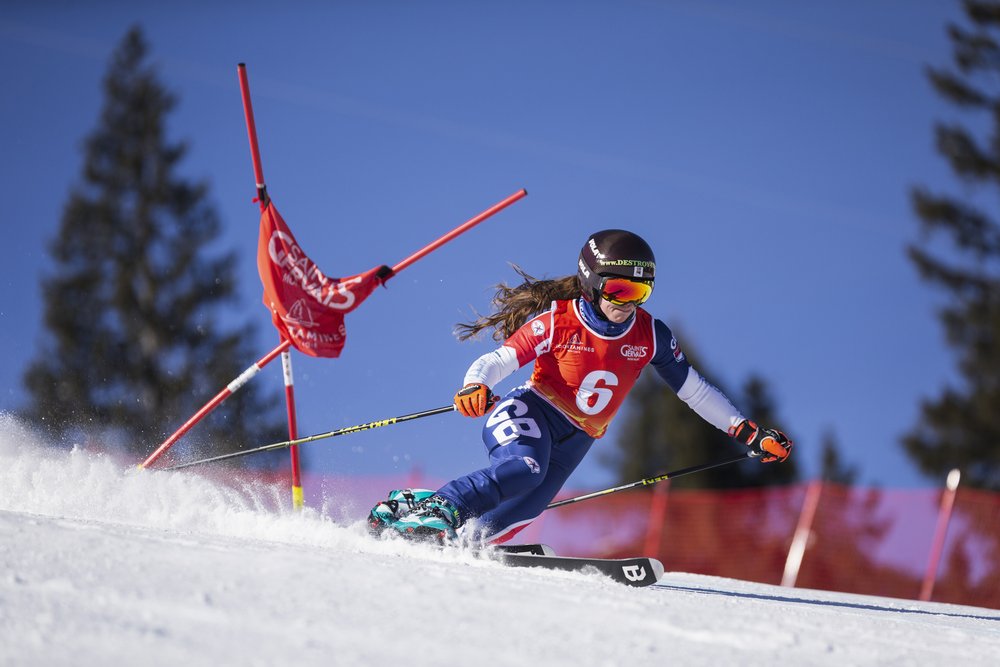 Jasmin Taylor ACTION SHOT at World Cup in Les Contamines FRANCE by Guillaume Borga and FIS Telemark.JPG