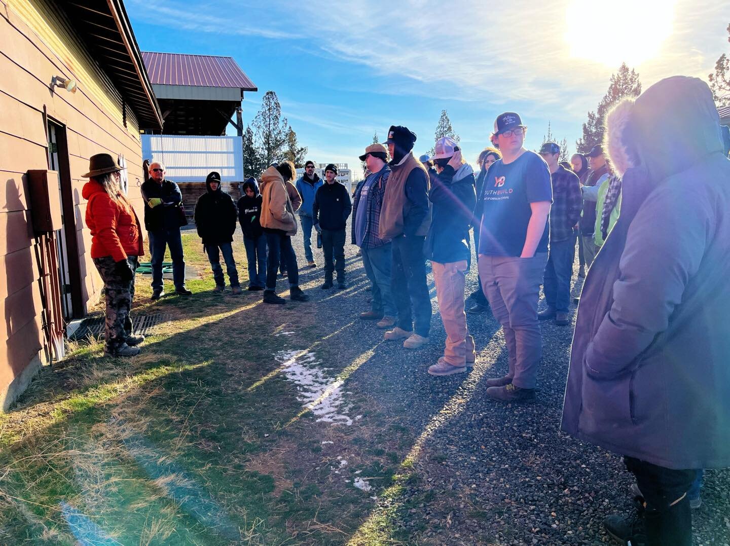 Happy Valentine&rsquo;s Day! 💝🐴 The Herd would like to thank all the exceptional youth volunteers and chaperones from Heart of Oregon Corp who recently came out to help clean up and beautify the paddocks, fill hay bags and remove brush. We&rsquo;re