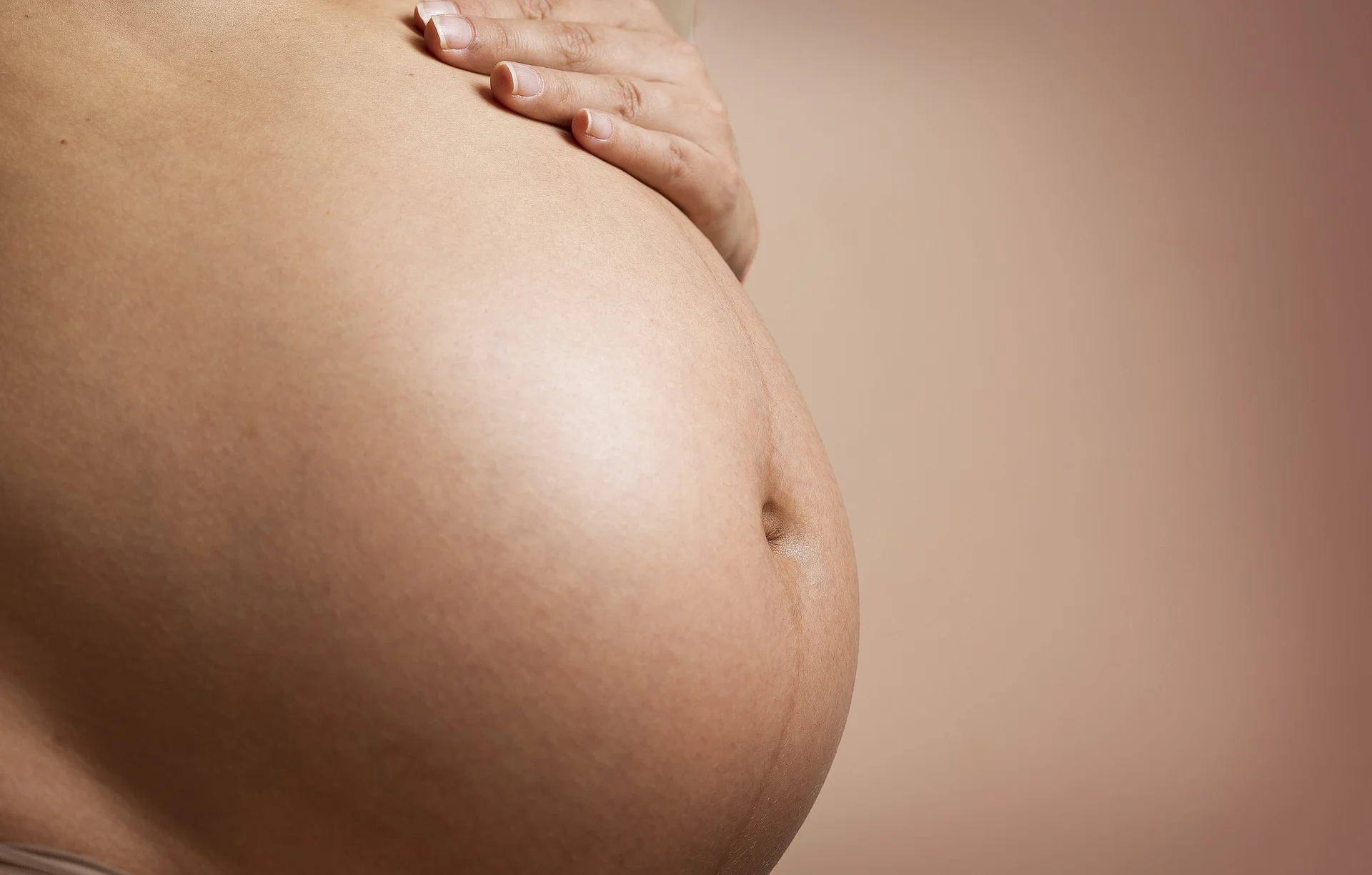 pregnant-2635034_1920.jpg