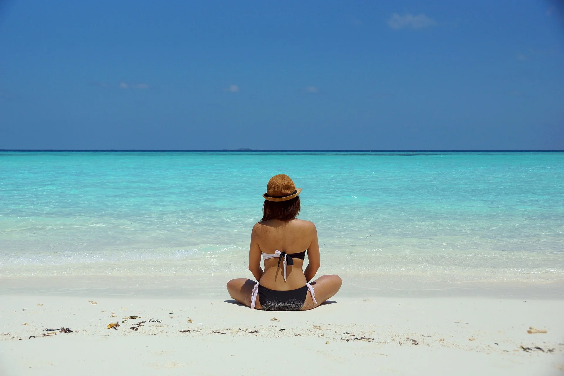 suntan-3721849_1920.jpg