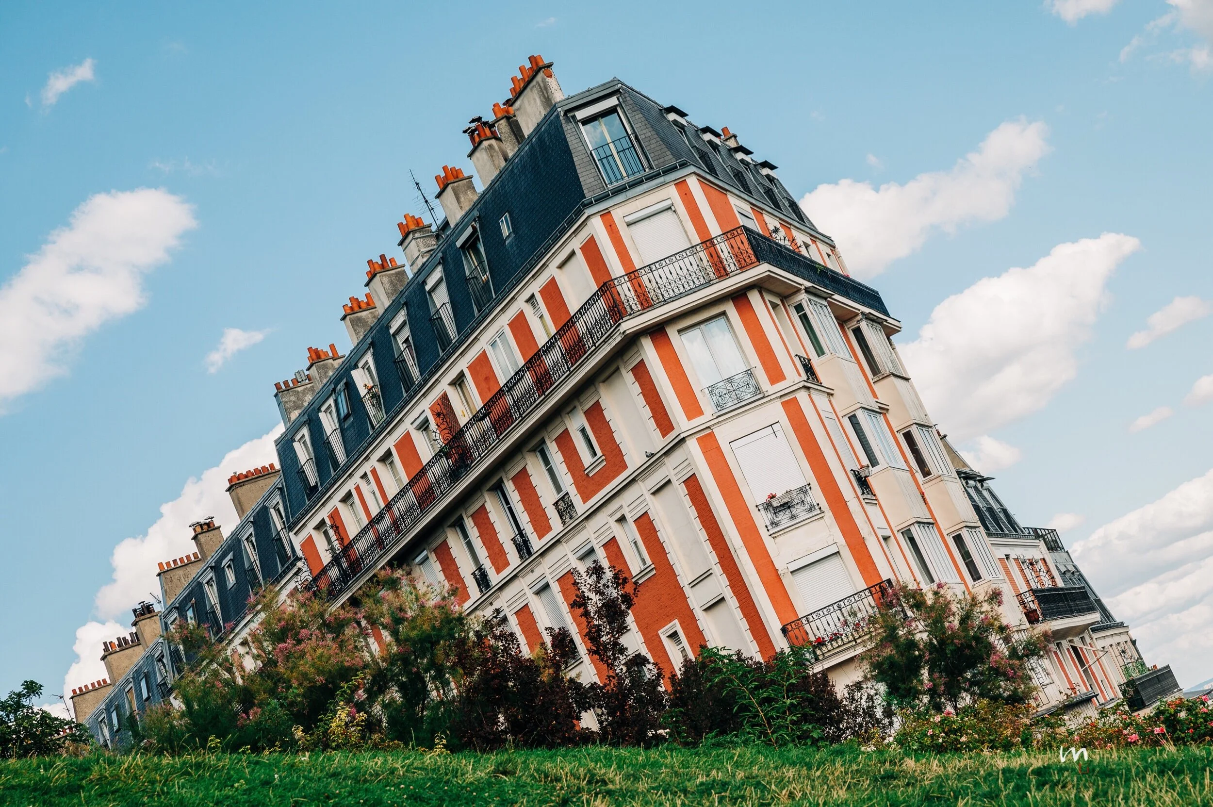 A building in Montmartre District, next to SacrΓ©-CΕur