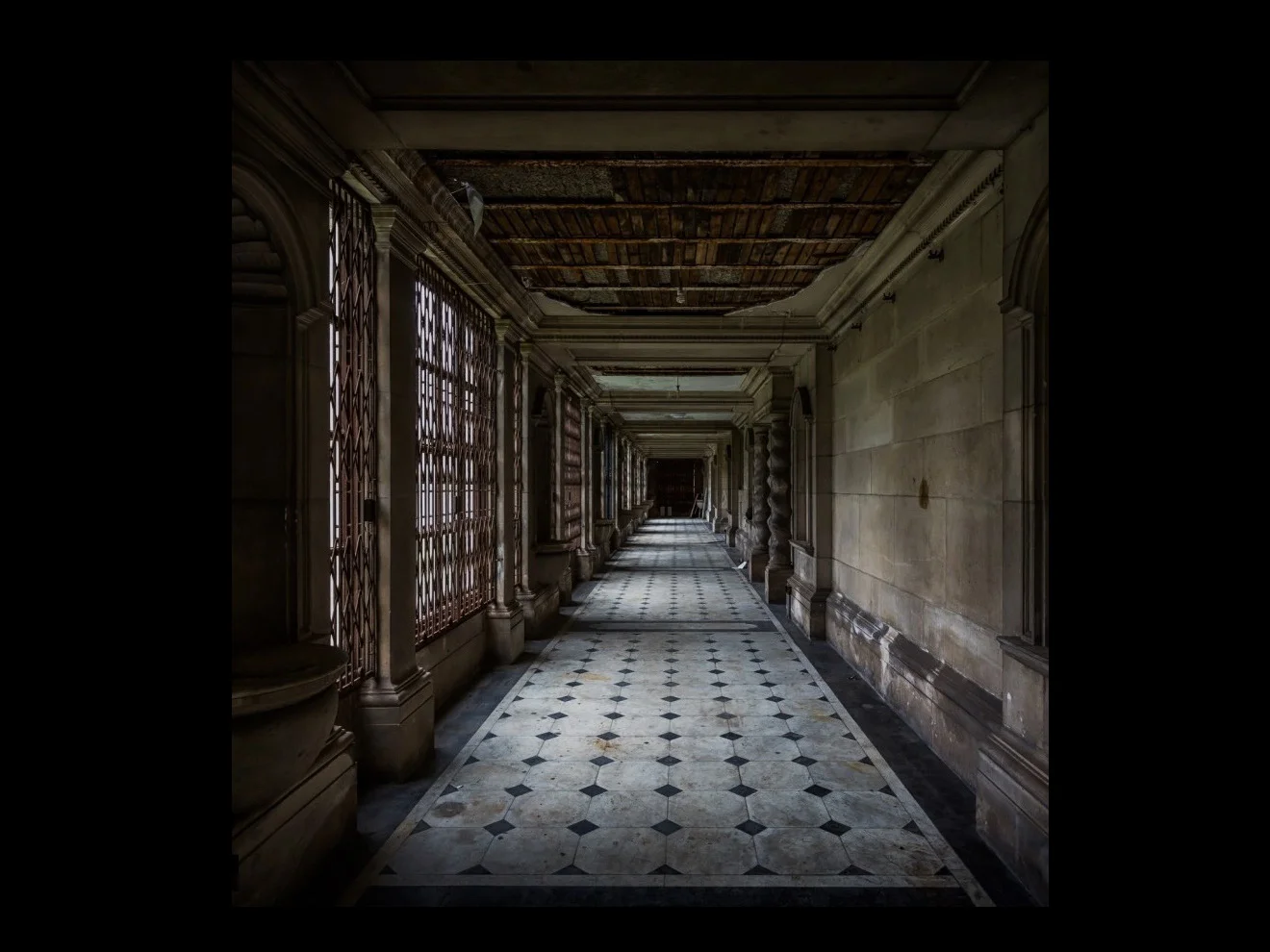 Jon-Hutman-feature-film-set-design-HOUSE_WITH_A_CLOCK_IN_ITS_WALLS-_Page_52.jpg