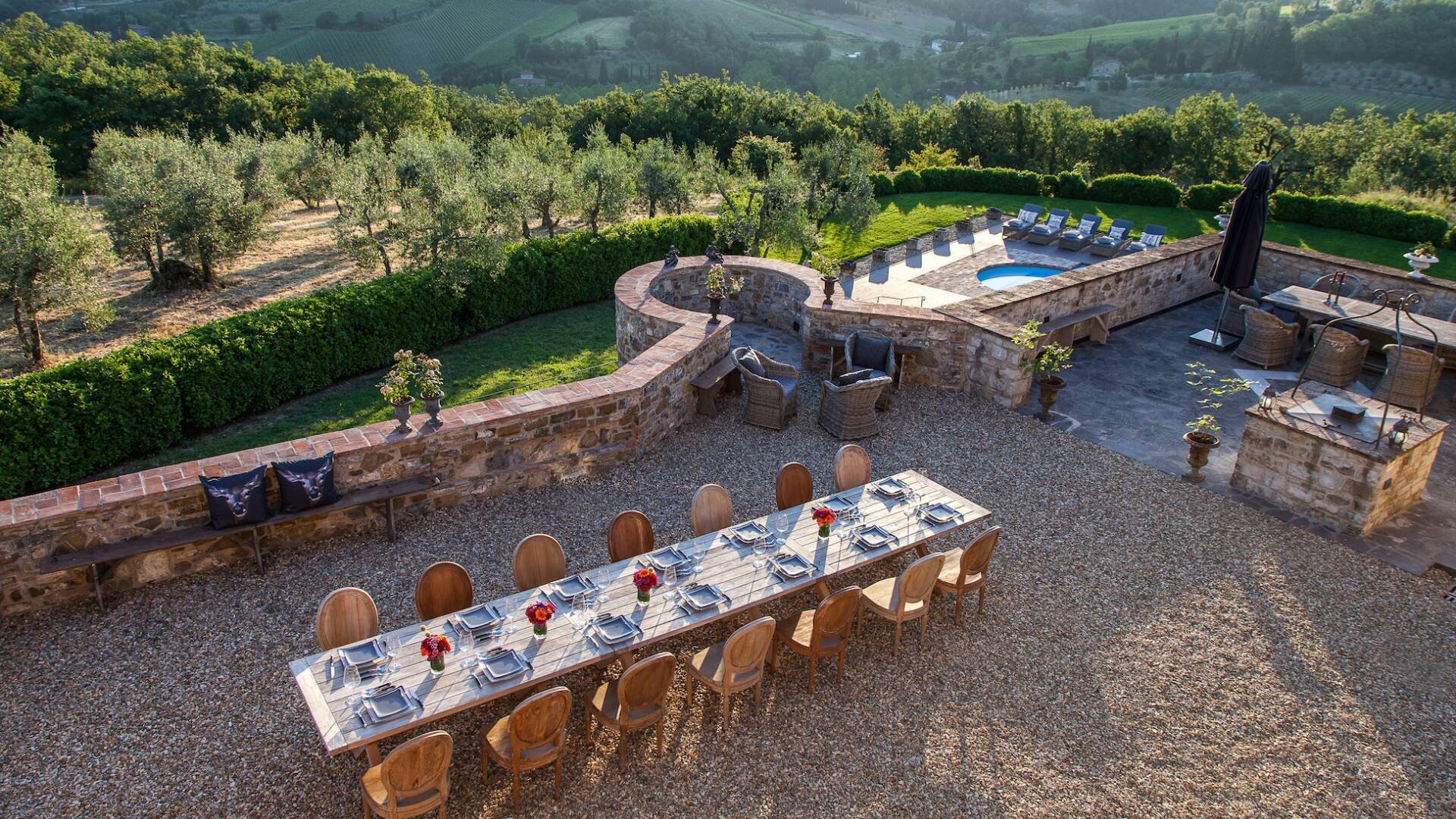 dimoradi-luxury-large-villa-vacation-tuscany-16_1920x1080_im_r7_h0_v0_t1_c000-000-000-255_q70.jpg