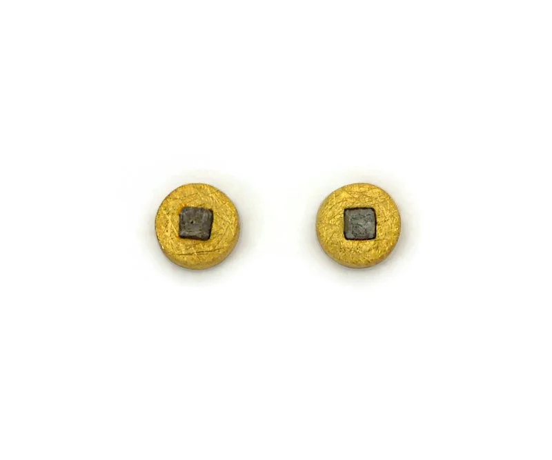 Circle Rough Diamond Stud Earring
