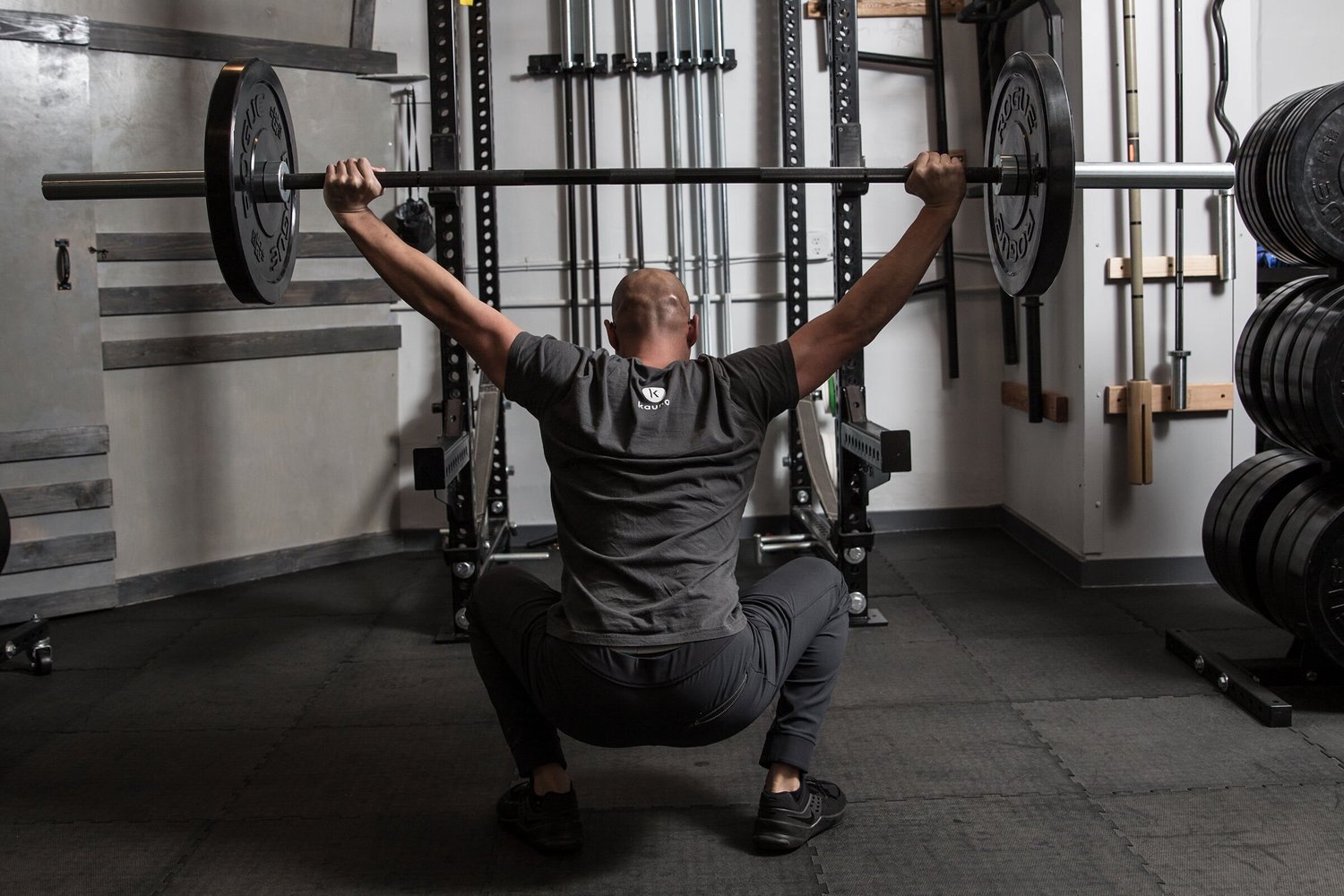Overhead squat strength training at Kauno SoMa