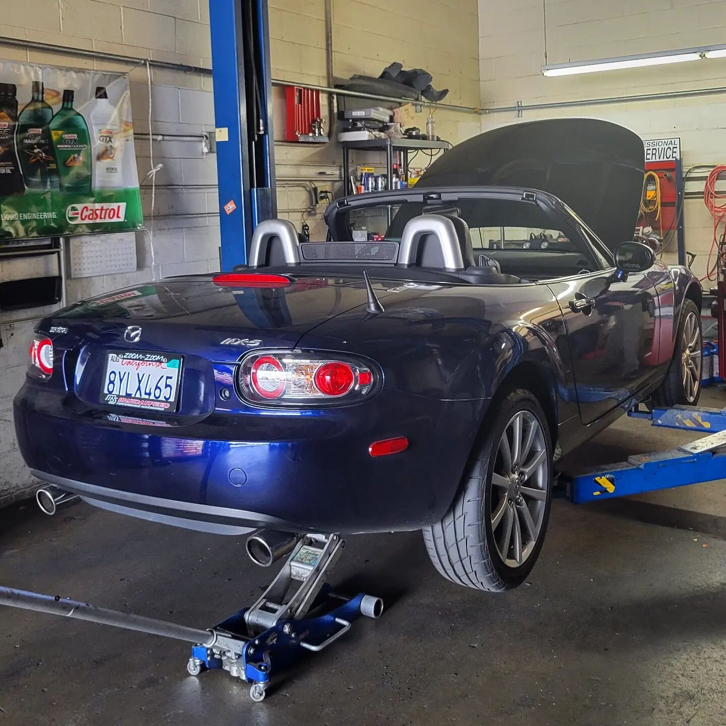 Replaced the clutch master cylinder, clutch slave cylinder, and did a full synthetic oil change for this NC Miata! Hit us up for your service needs 💥  #tiresquad #tiresquadwestminster #ncmiata #mazdamiata