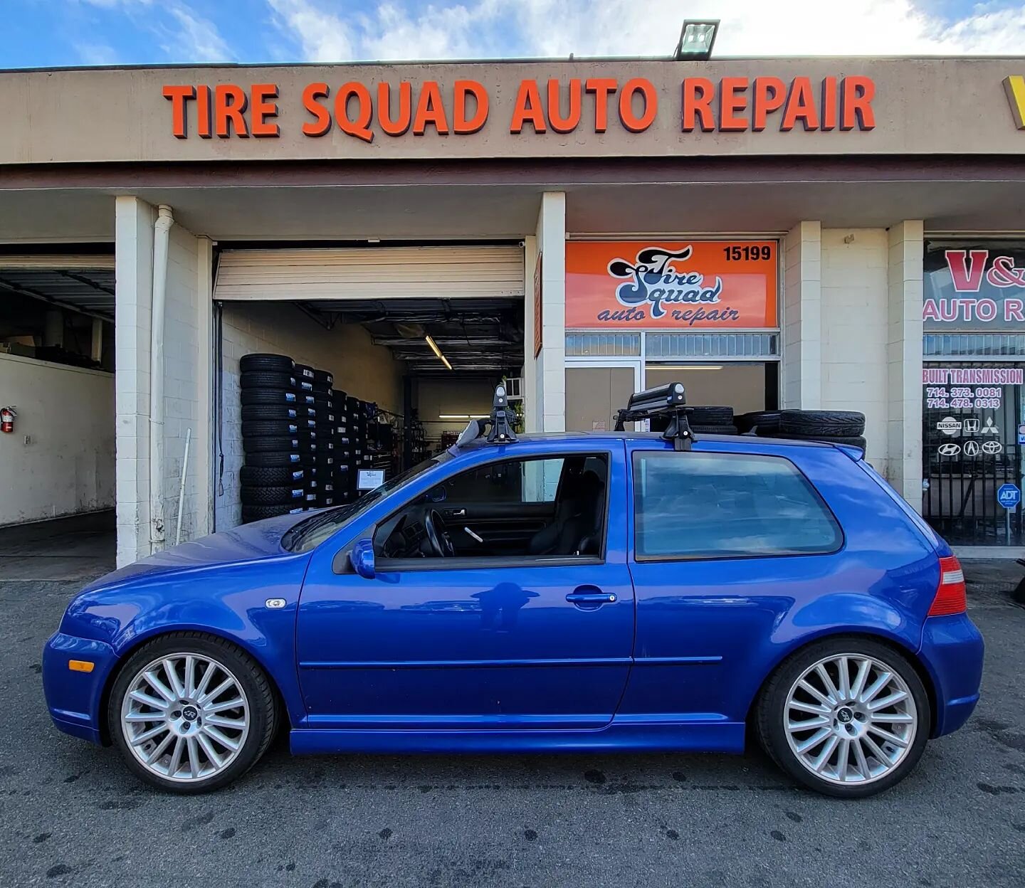 Volkswagen R32 in for brand new aftermarket coilovers to replace an old, broken set! Swipe to see the old and the new 🔦 #tiresquad #tiresquadwestminster