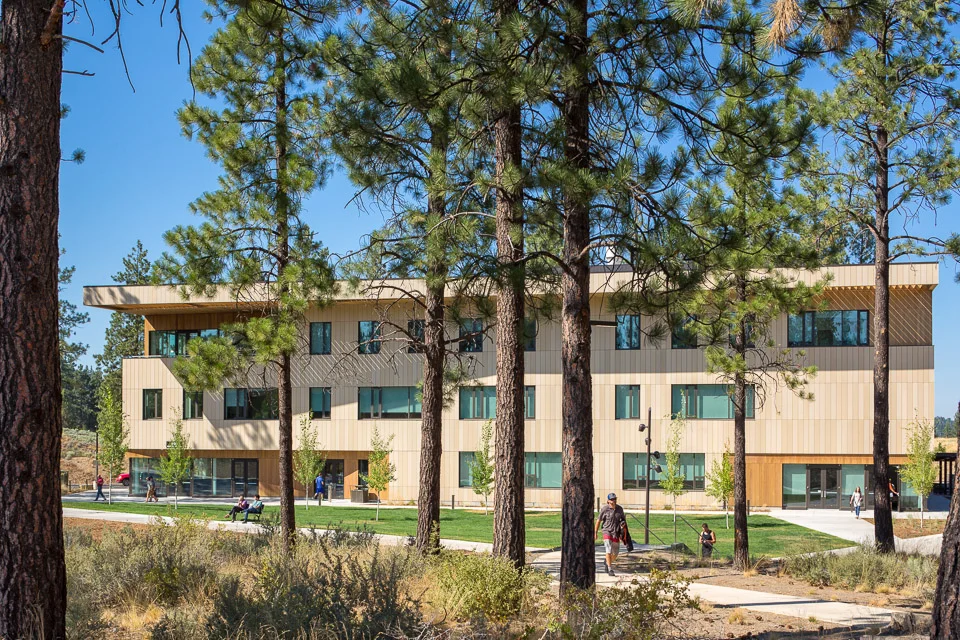  Oregon State University - Cascades Campus / Bora Architects 