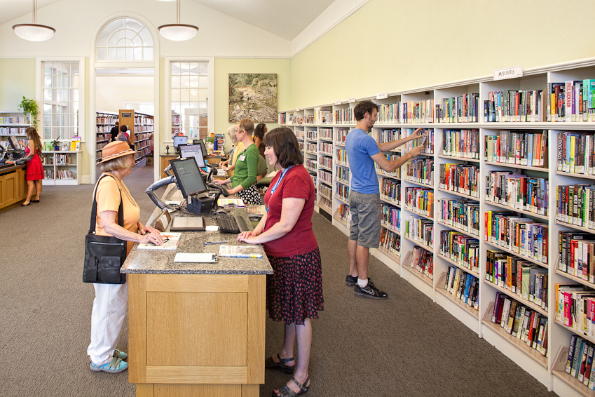 BelmontLib_JoshPartee_7656_lib_desk_end.jpg