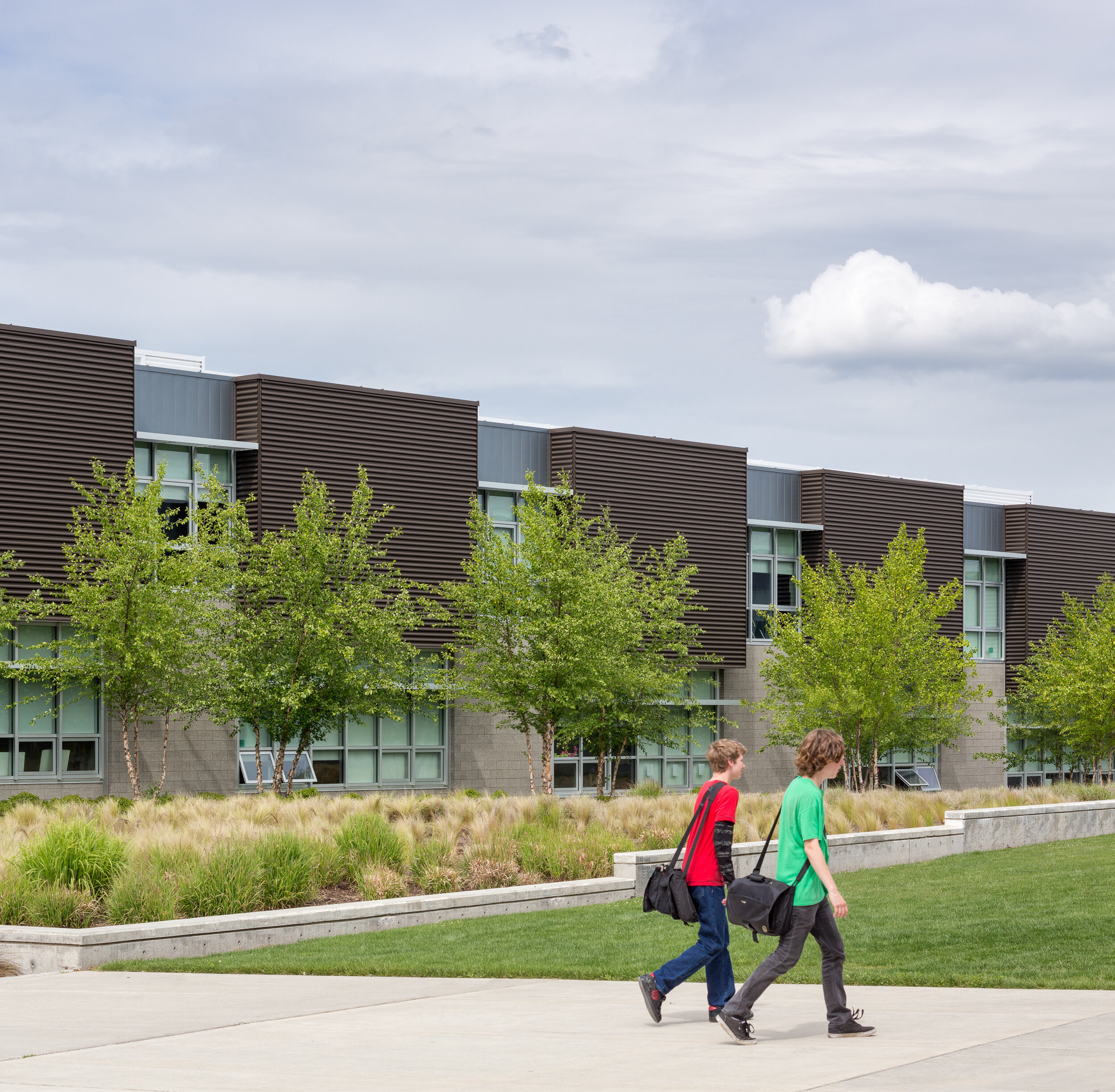 09-SMHS-JoshPartee-0419-courtyard-vignette.jpg