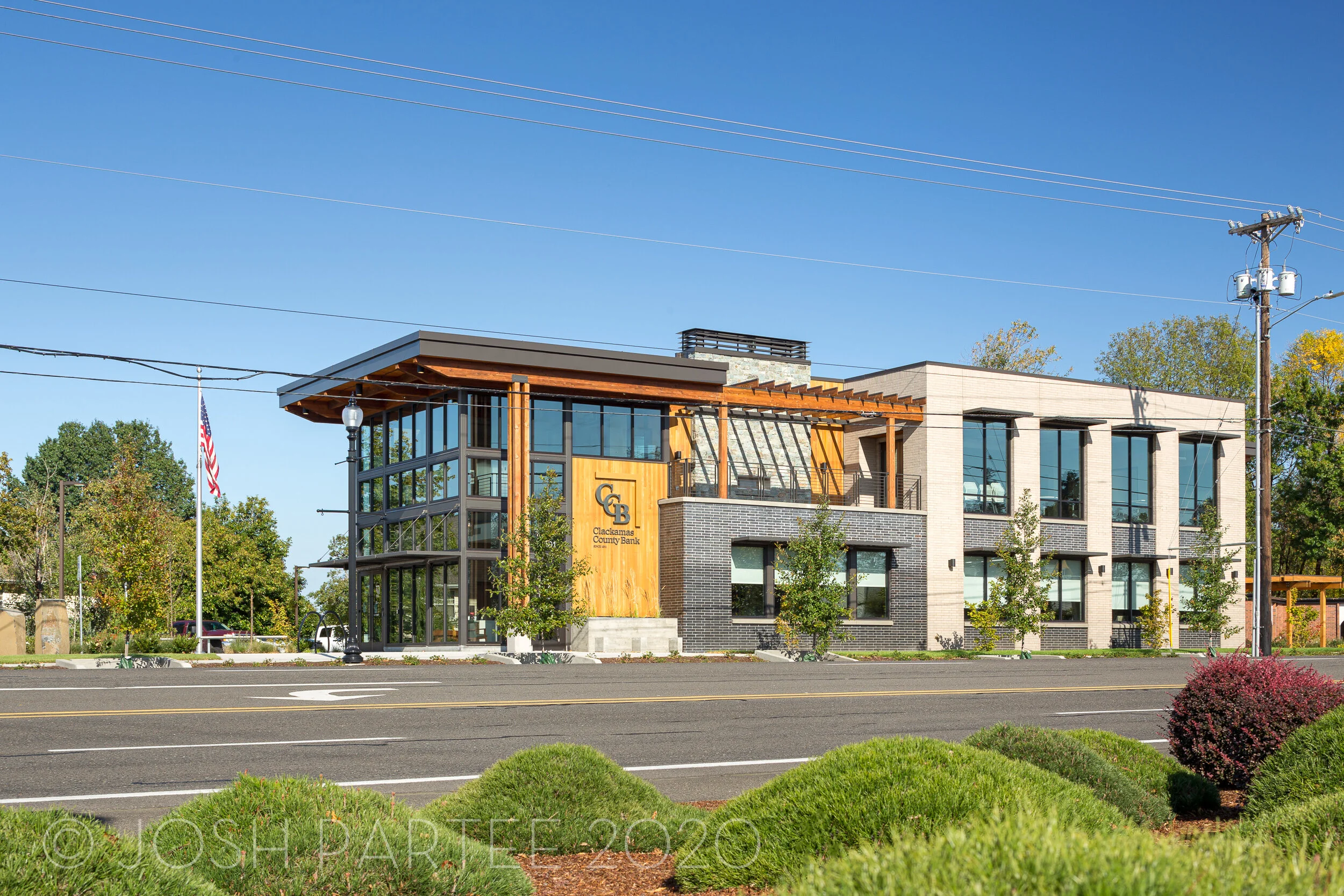  Clackamas County Bank / SUM DESIGN STUDIO + Architecture 